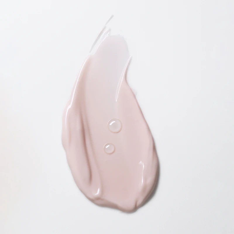 „Sisley Black Rose Skin Infusion Cream“ – prabangus skaistinamasis kremas, kuris lygina ir stangrina odą bei apsaugo nuo raukšlių.