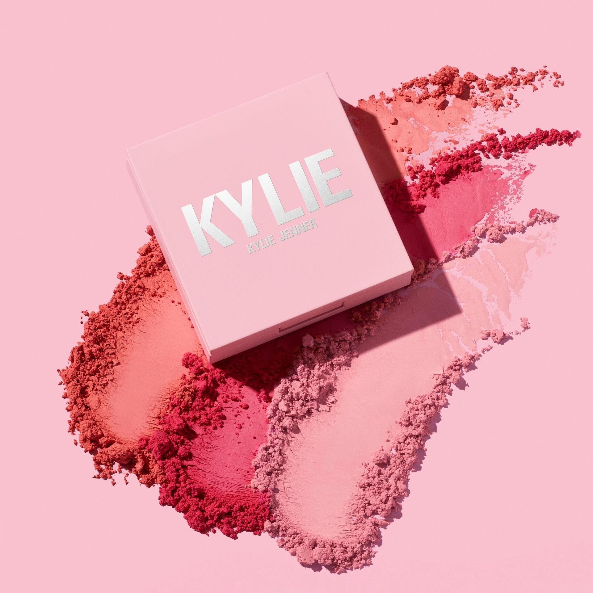 Fard de obraz compact 336 Winter Kissed - Kylie By Kylie Jenner