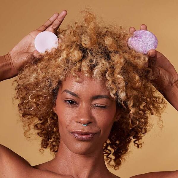 Nee. In de diep voedende conditioner van 43 gram.