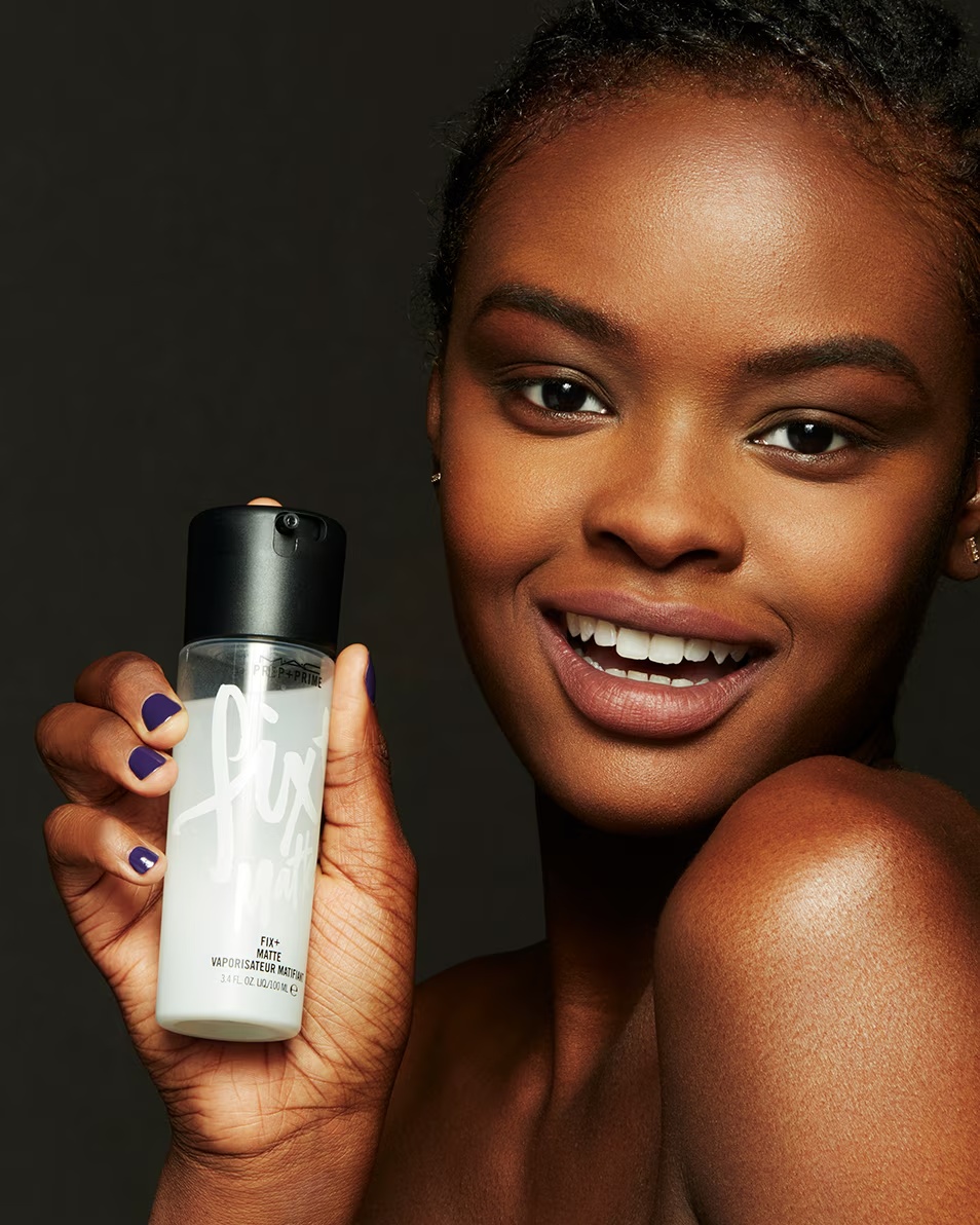 MAC PREP PRIME FIX SPRAY FIXANT MATIFICANT - PORI VIZIBILI REDUSI - CALMEAZĂ