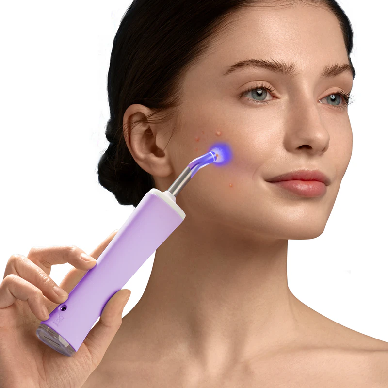 FOREO ESPADA™ 2 Plus ošetrenie akné modrým svetlom