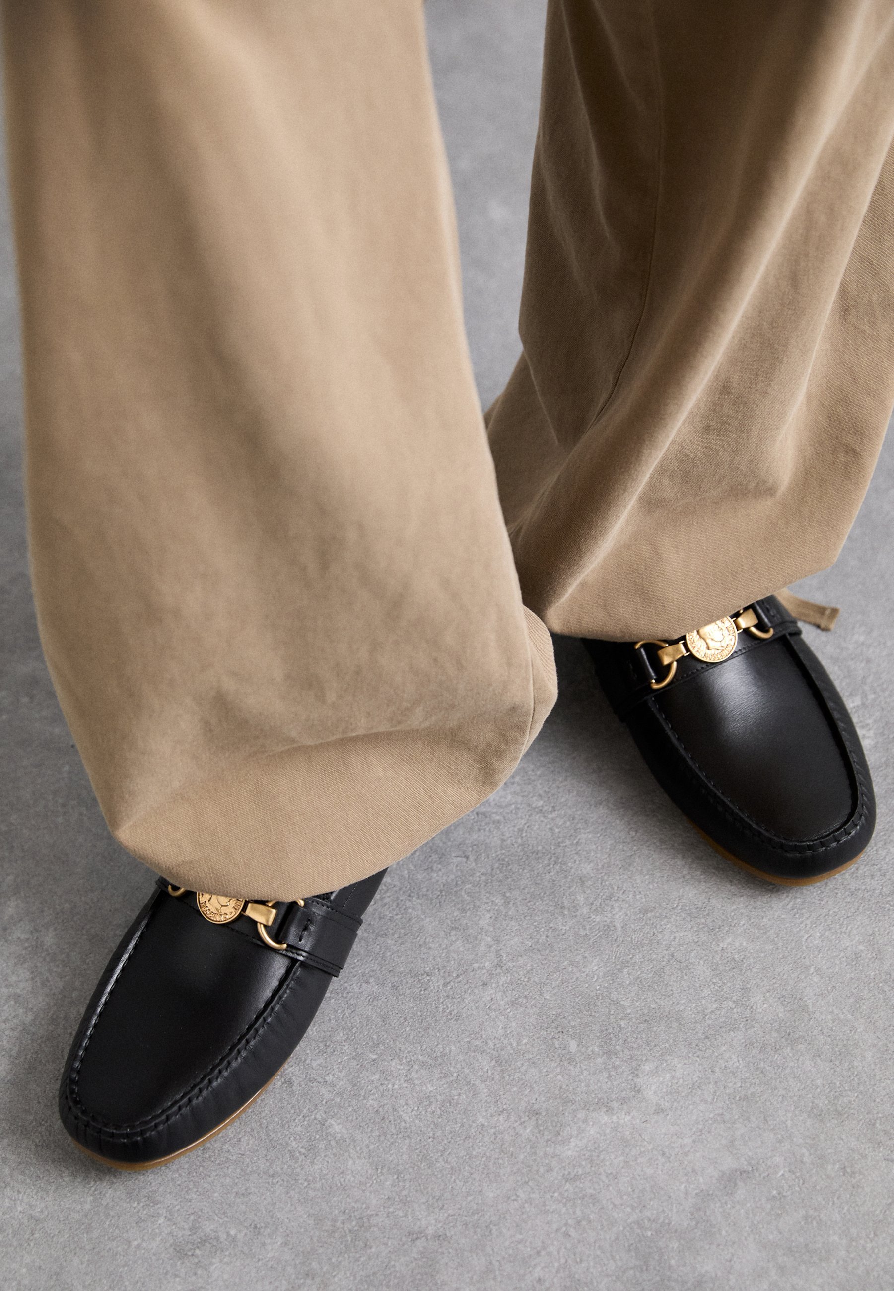MOSCHINO Mokasine - crne
