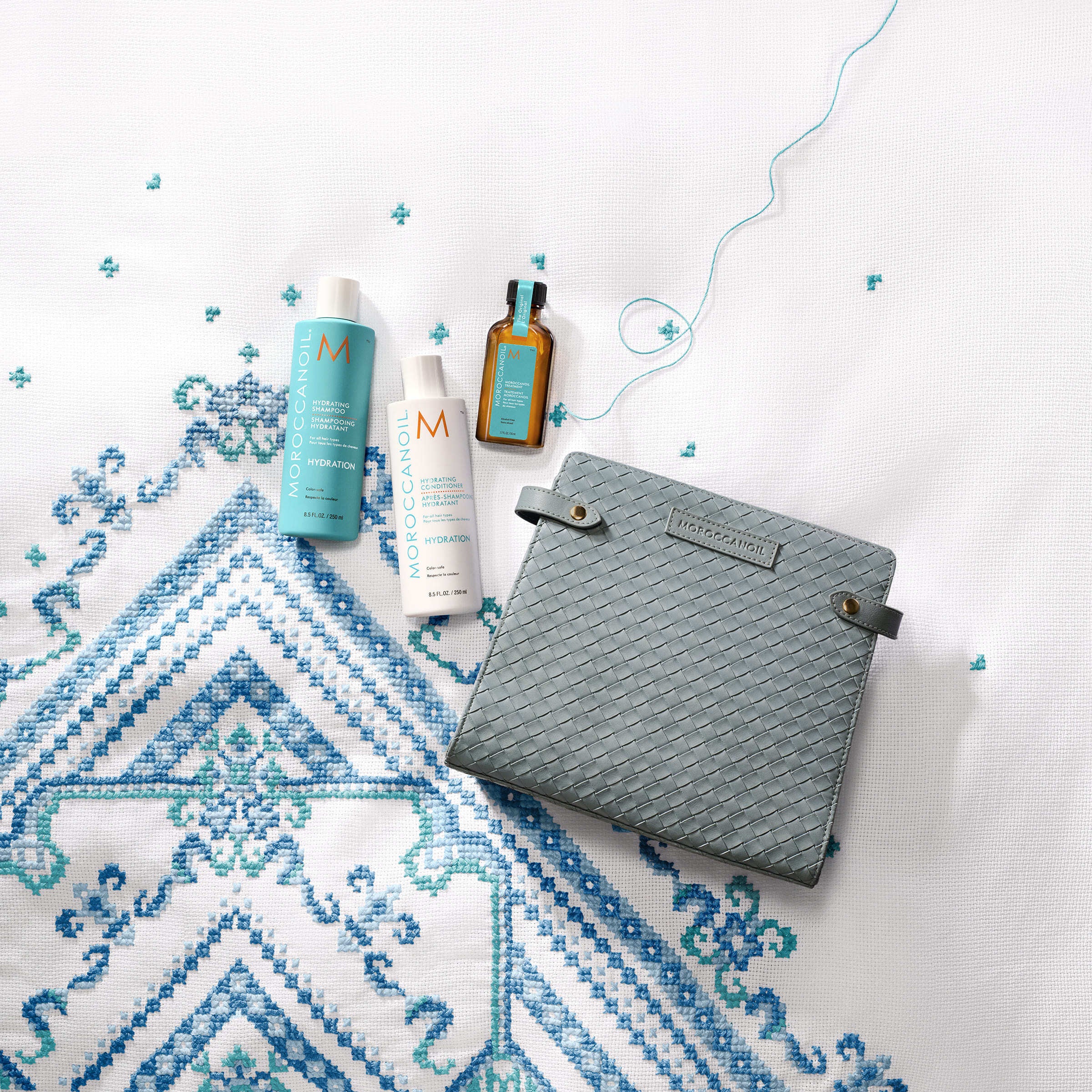Hydration Holiday Bag Hydration - Cofanetti per Capelli, Shampoo Nutriente, Balsamo Idratante Capelli, Olio Capelli