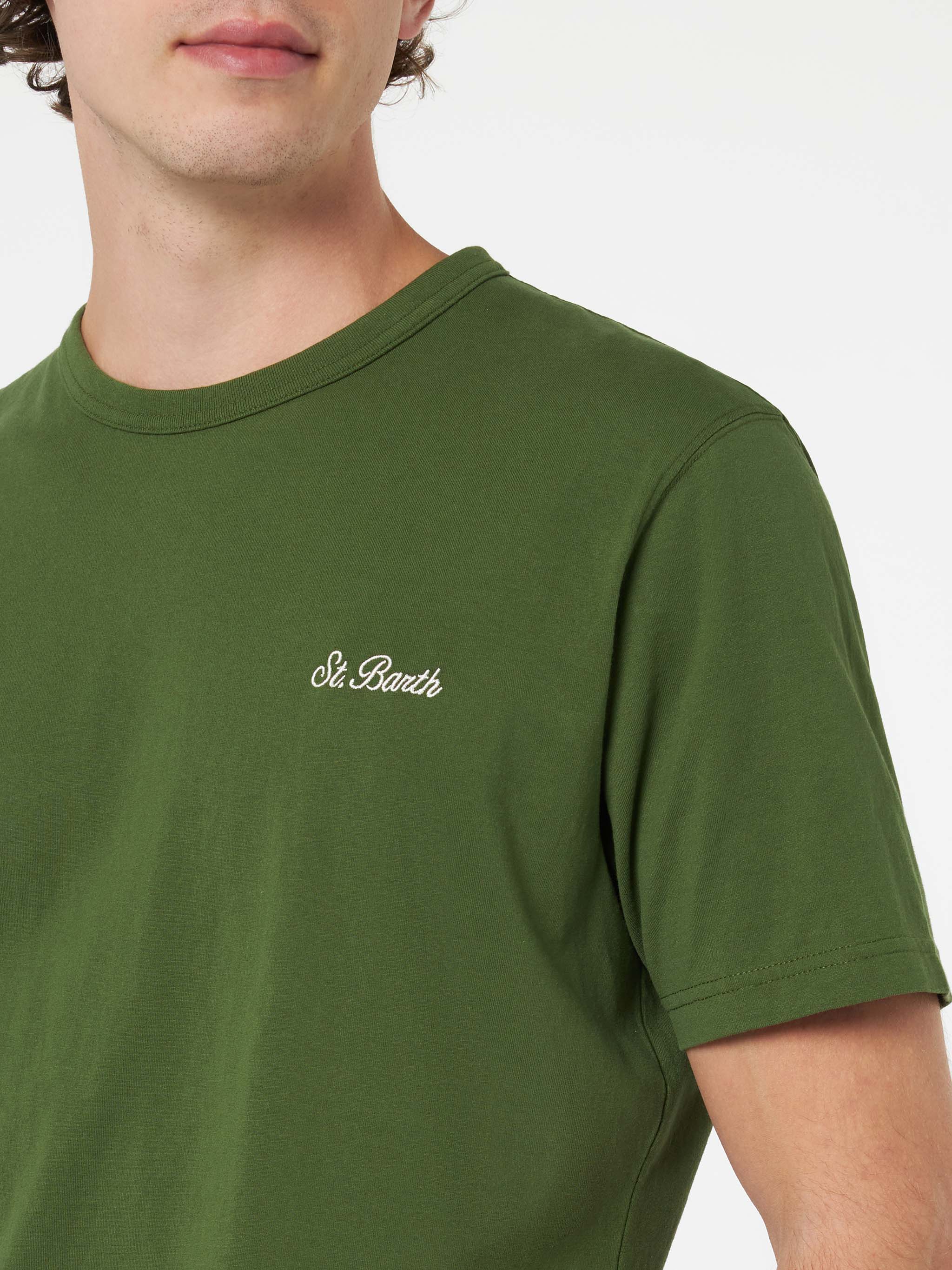 Dover heren T-shirt van katoenen jersey in militaire groene kleur met St-borduurwerk.