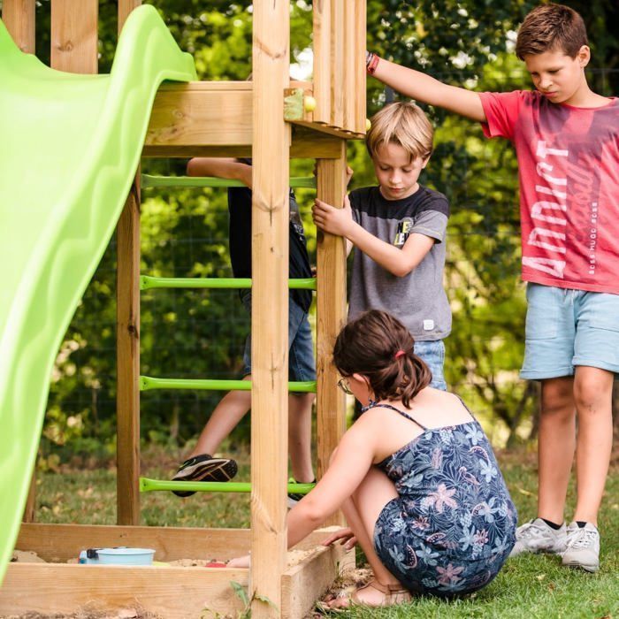 TRIGANO Aire de jeux en bois EASY XPERIENCE - 2 balancoires 1 toboggan - 6 enfants