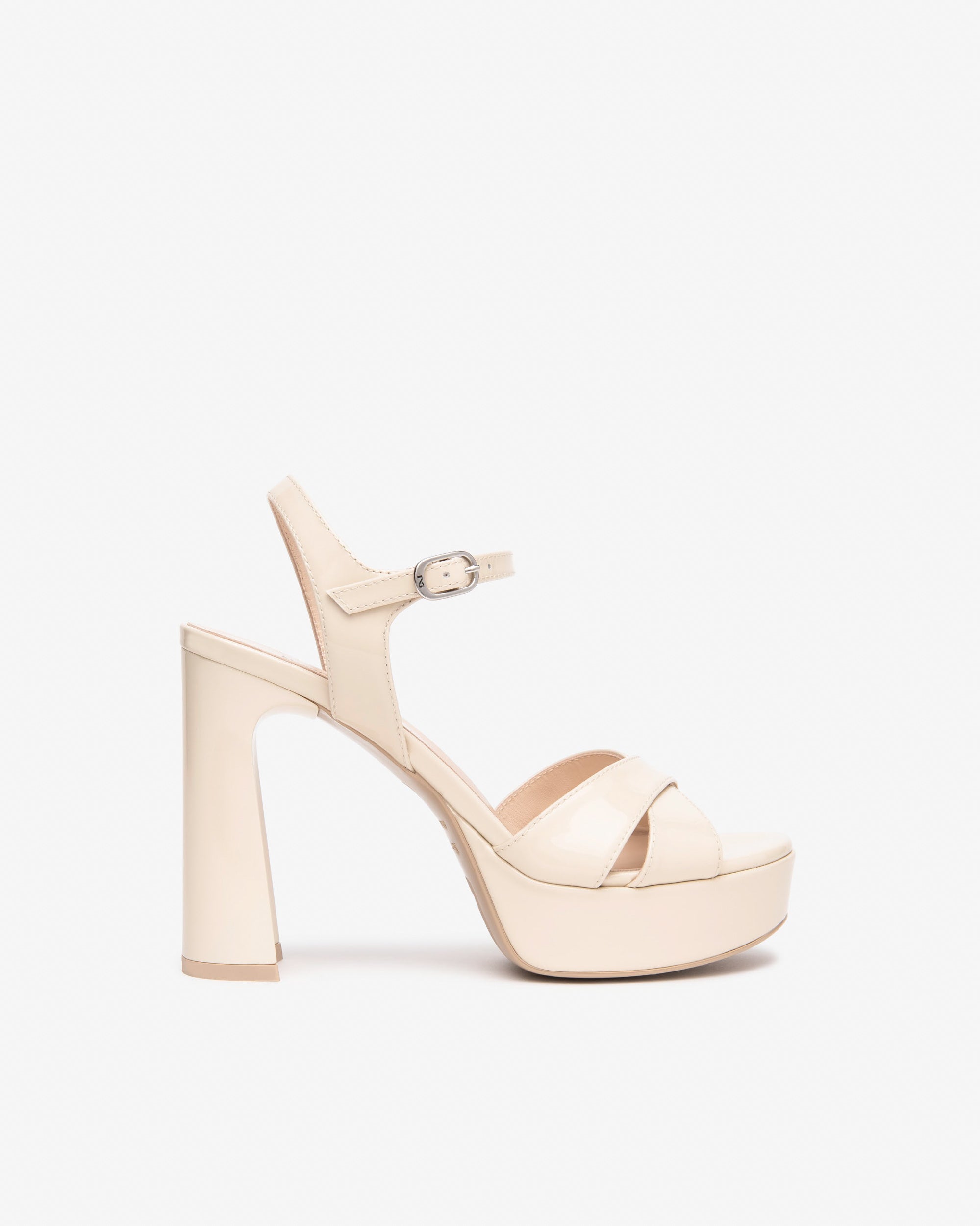  Sandales en cuir verni pour femmes