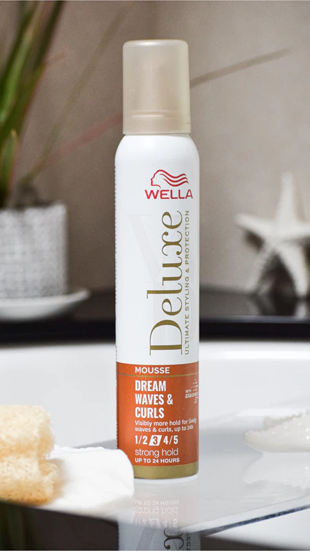 Vlasová pena Wella Deluxe Dream Waves & Curls pre kučeravé a vlnité vlasy