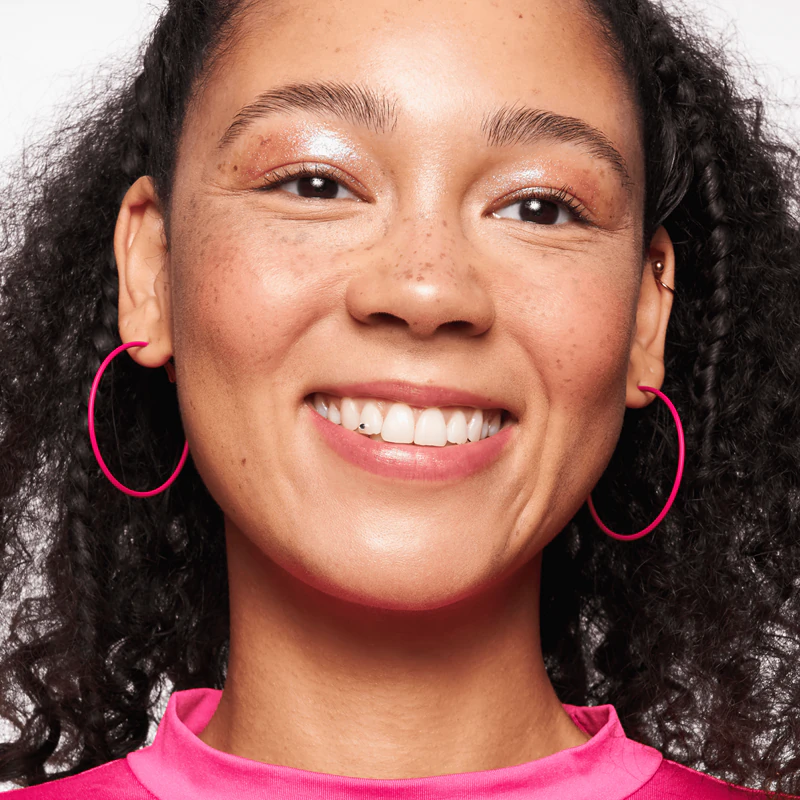 Batom essence META GLOW que muda de cor de acordo com o seu humor.