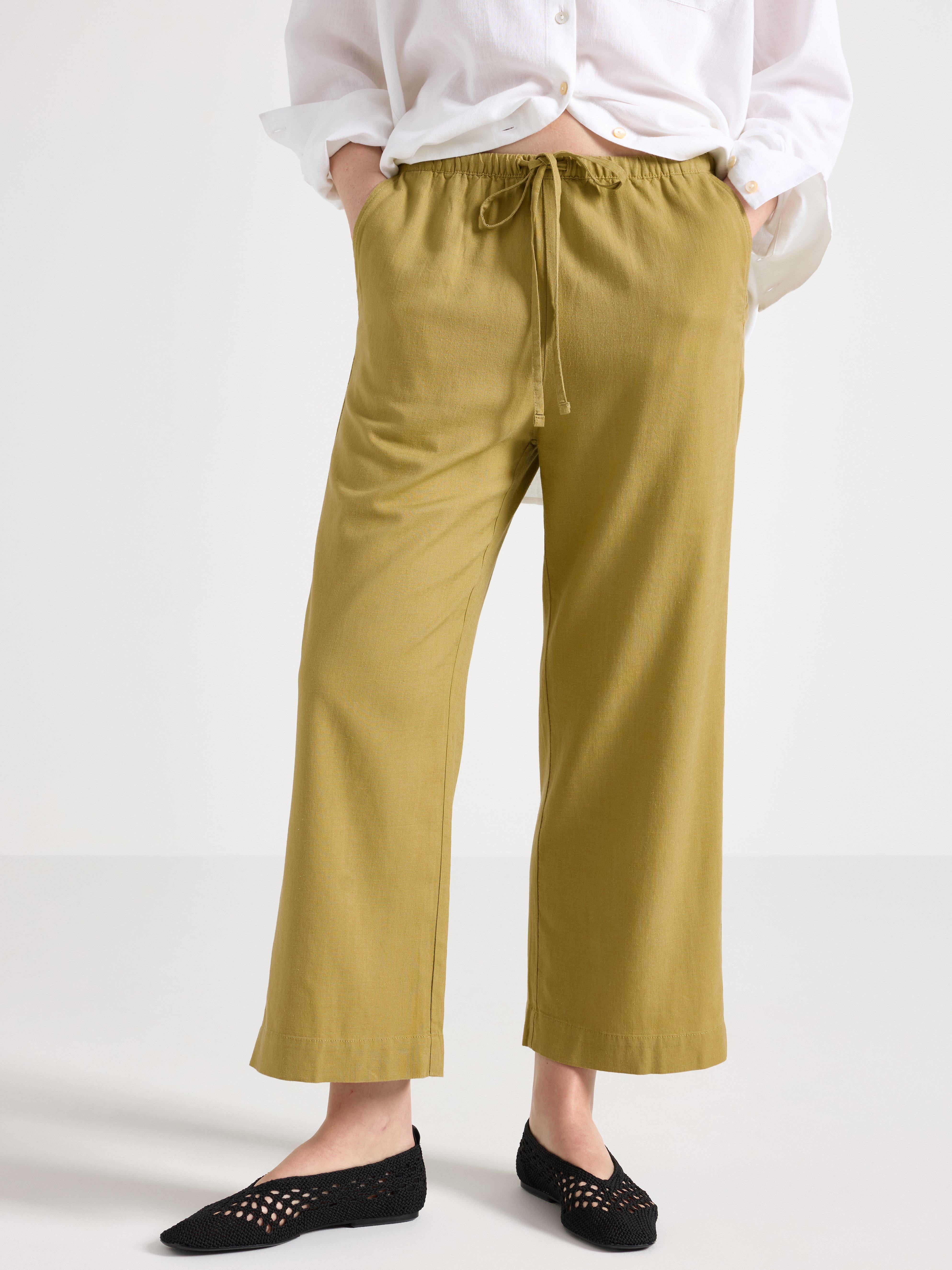 BELLA raka croppade byxor i linneblandning Light Dusty Green