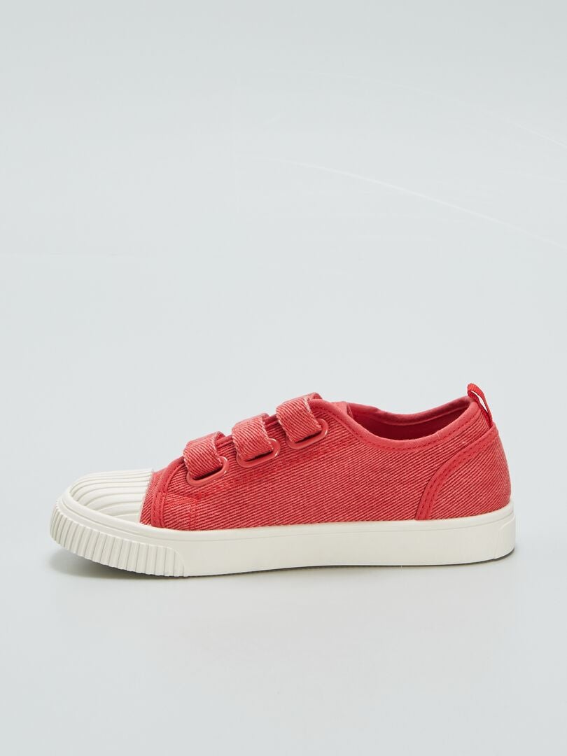 Tênis de cano baixo em lona jeans com rasgos - VERMELHO