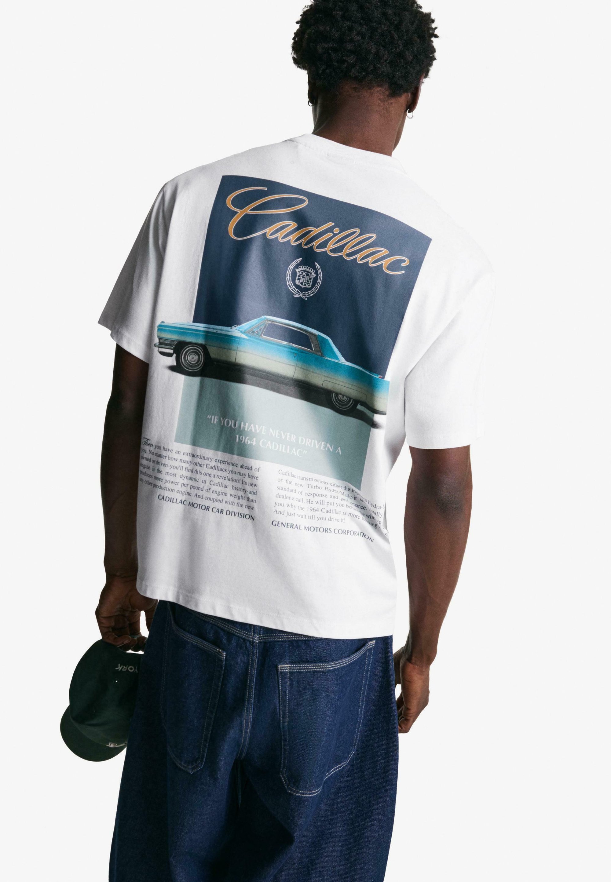 Bershka T-shirt a maniche corte con stampa CADILLAC - bianca