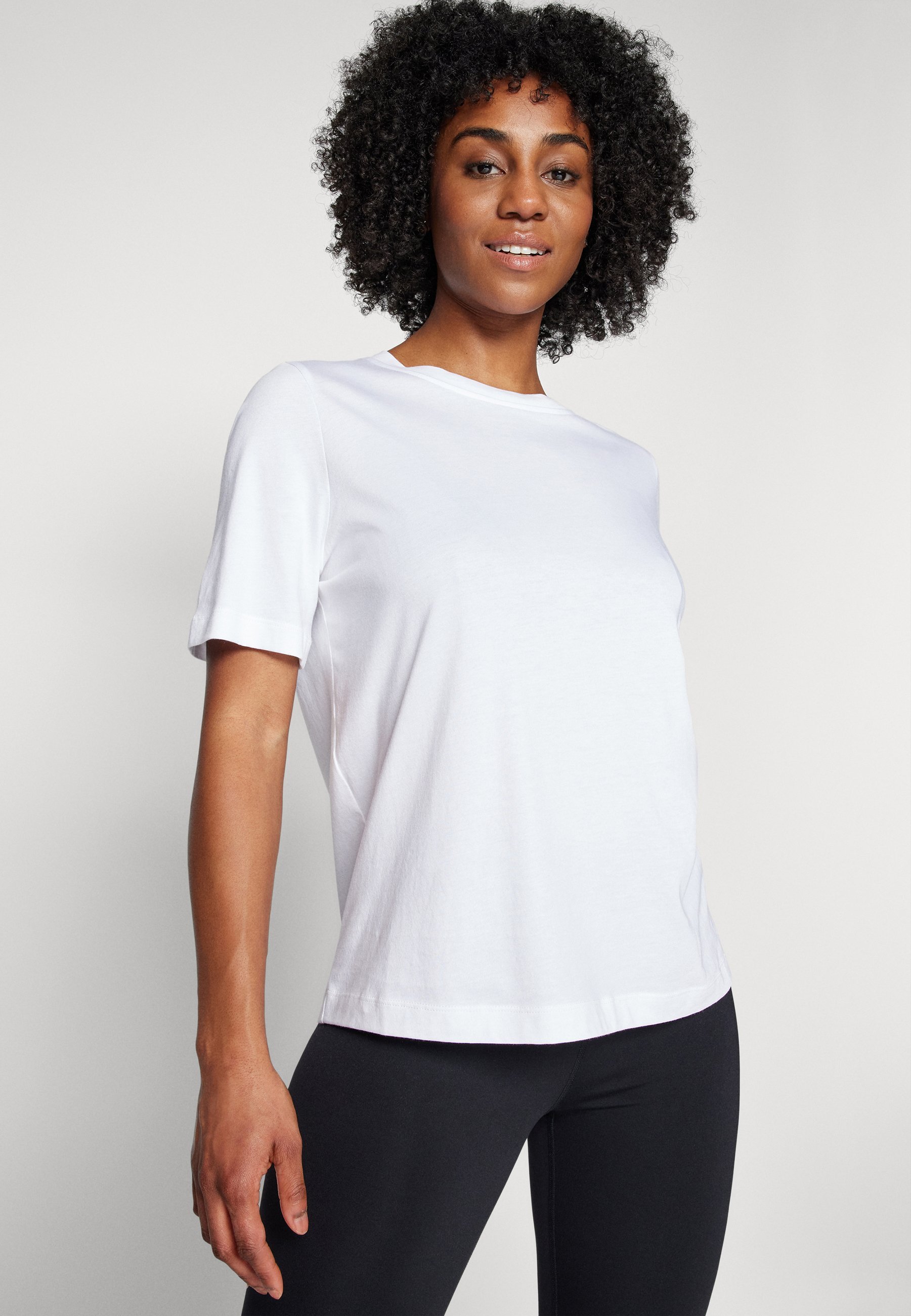 Sweaty Betty ESSENTIAL CREW NECK - Jednoduché tričko - white