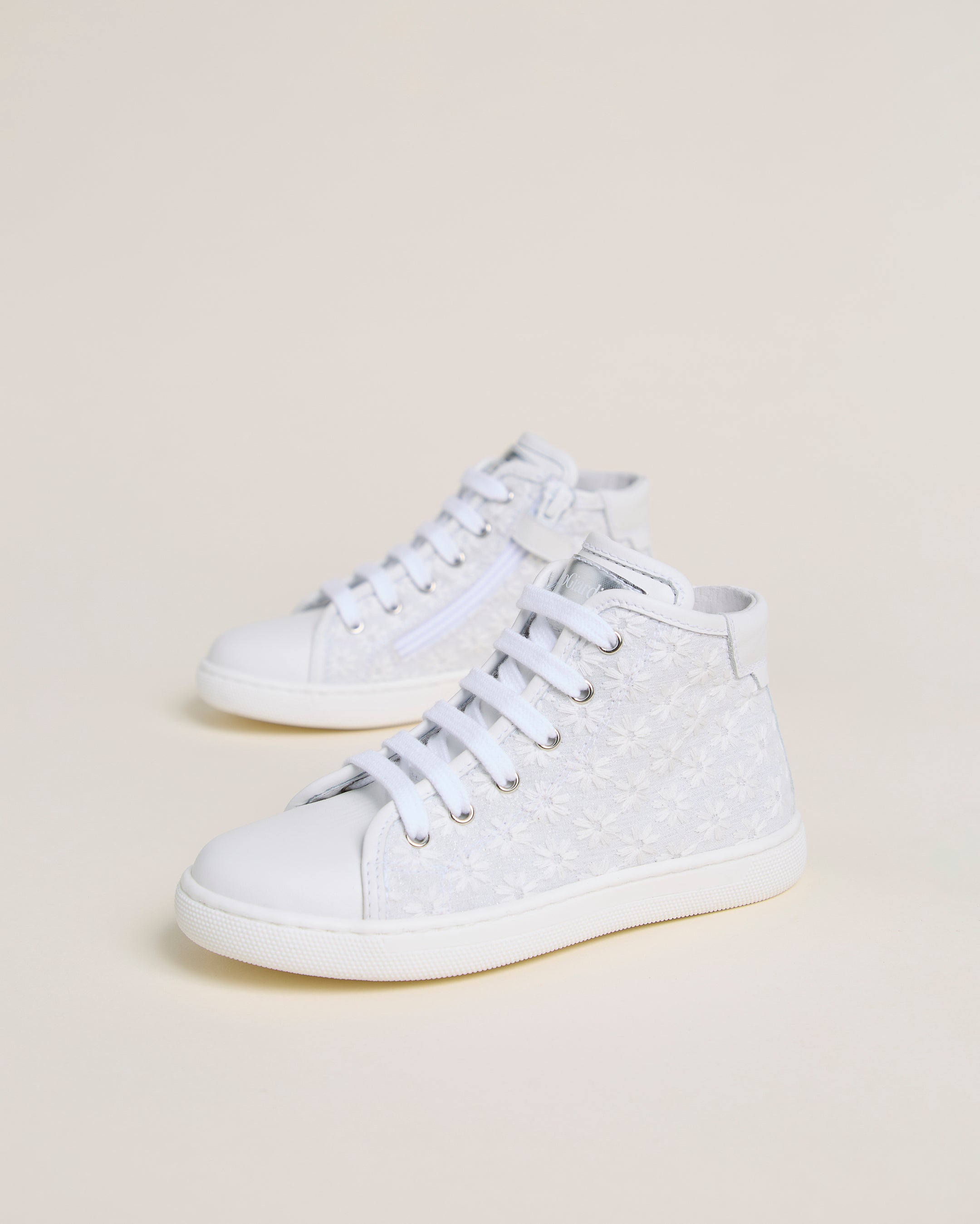  Baskets Junior pour filles en tissu et matières techniques
