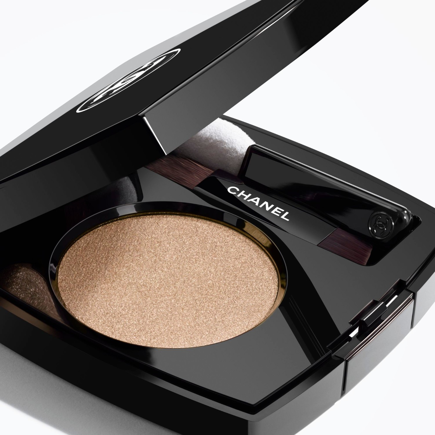 Očné tiene CHANEL OMBRE ESSENTIELLE - 1,9 g