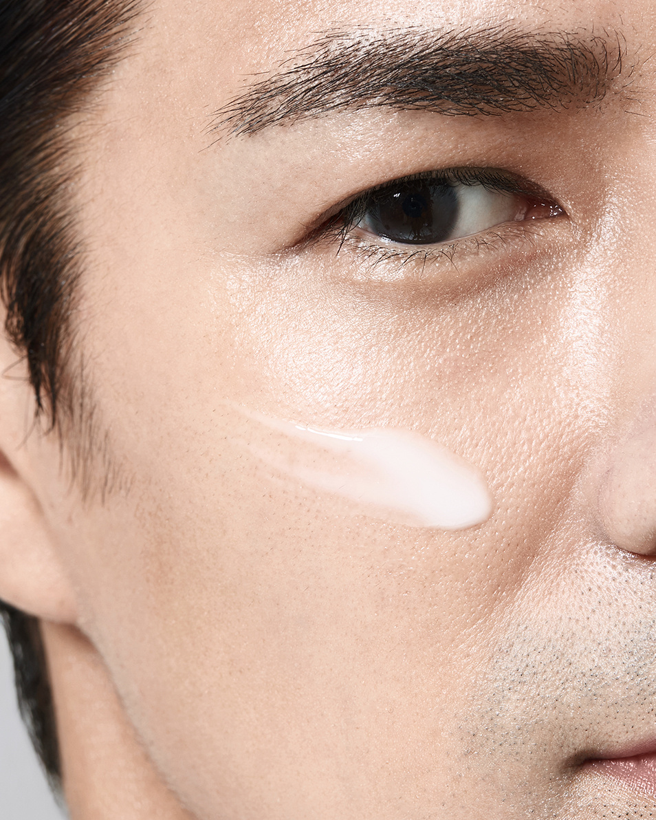 SHISEIDO MEN ENERGIZING MOISTURIZER FLUID EXTRA UȘOR