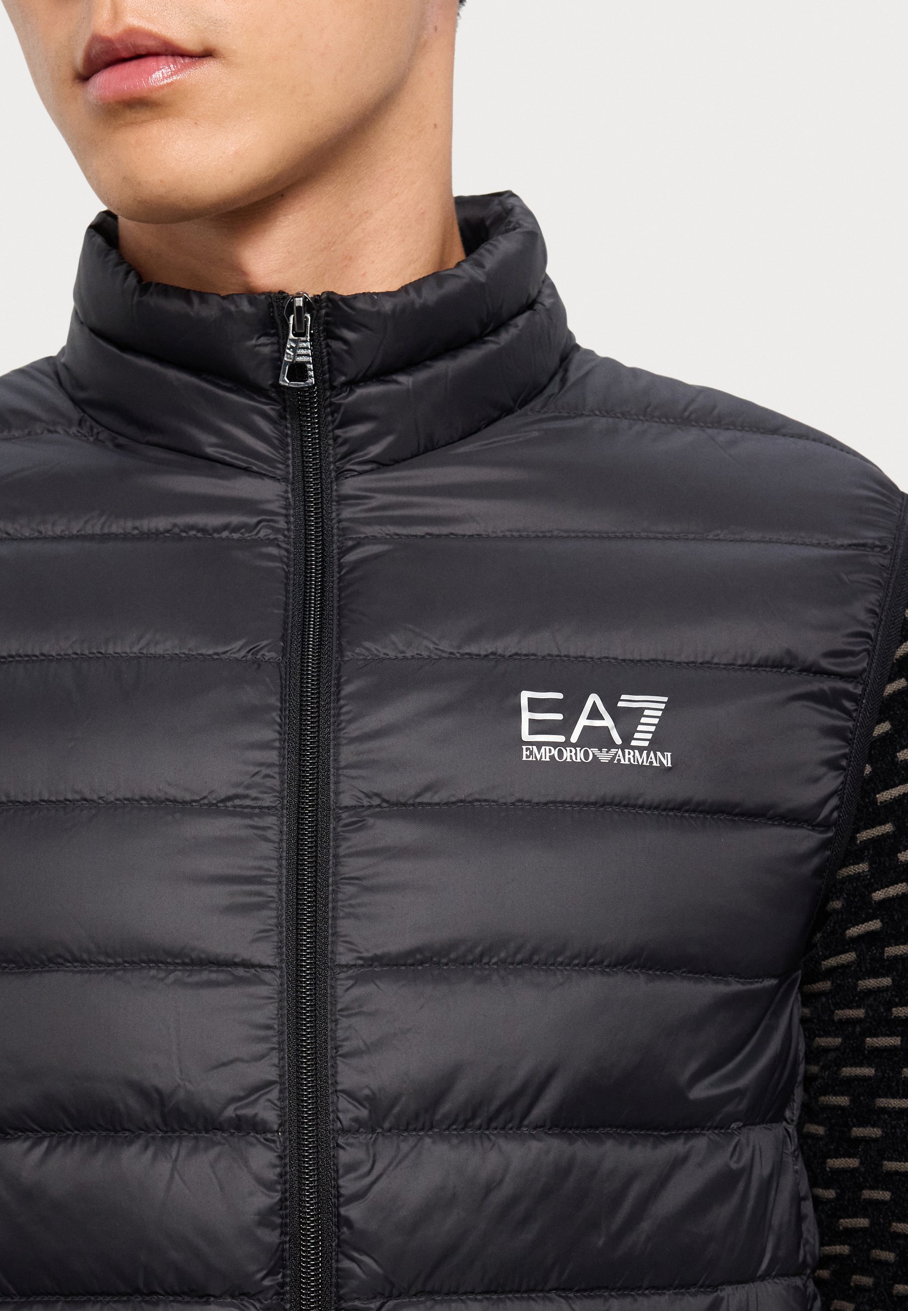 EA7 Emporio Armani TRAIN CORE LIGHT LIEMENĖ - Liemenė - juoda