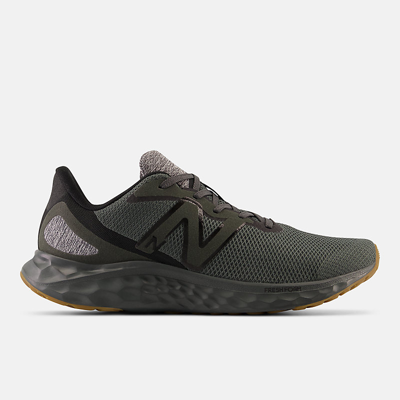 Chaussures de sport Fresh Foam Arishi v4 pour hommes - Noires avec revêtement en caoutchouc