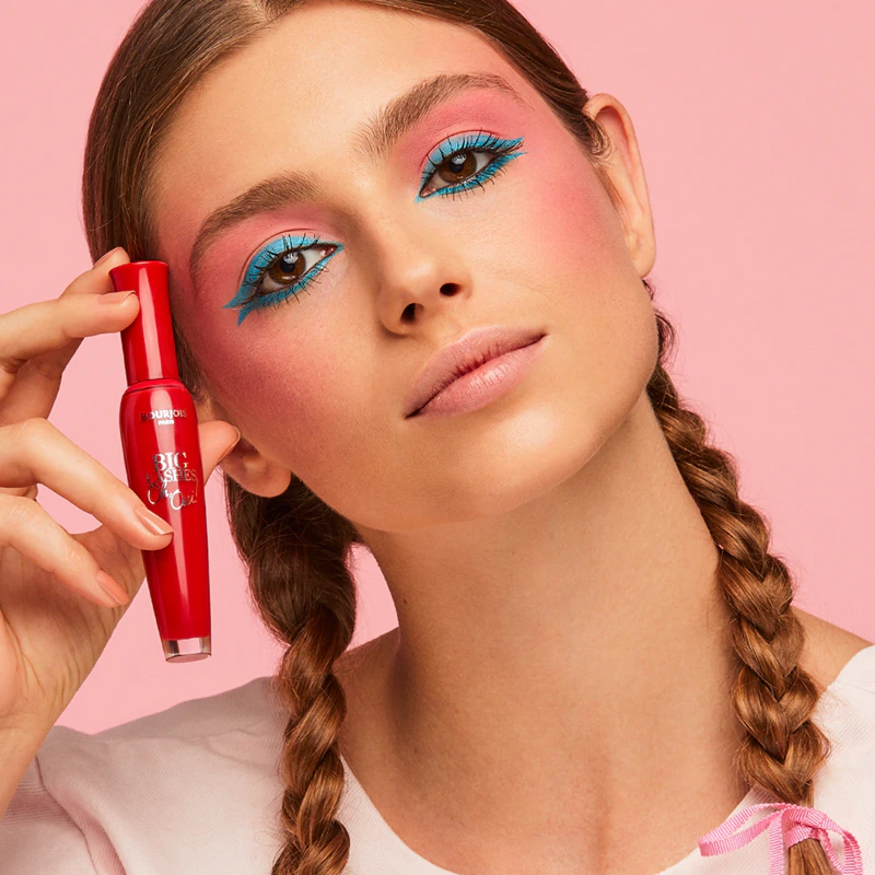 Riasenka Bourjois Volume Glamour Oh Oui! predlžuje a oddeľuje mihalnice