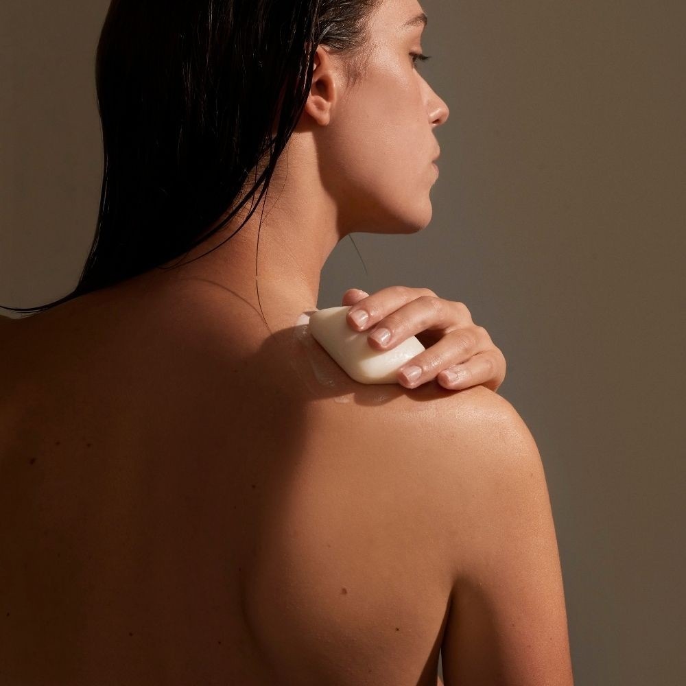 Payot Pain nettoyant visage et corps à l'huile essentielle de cyprès