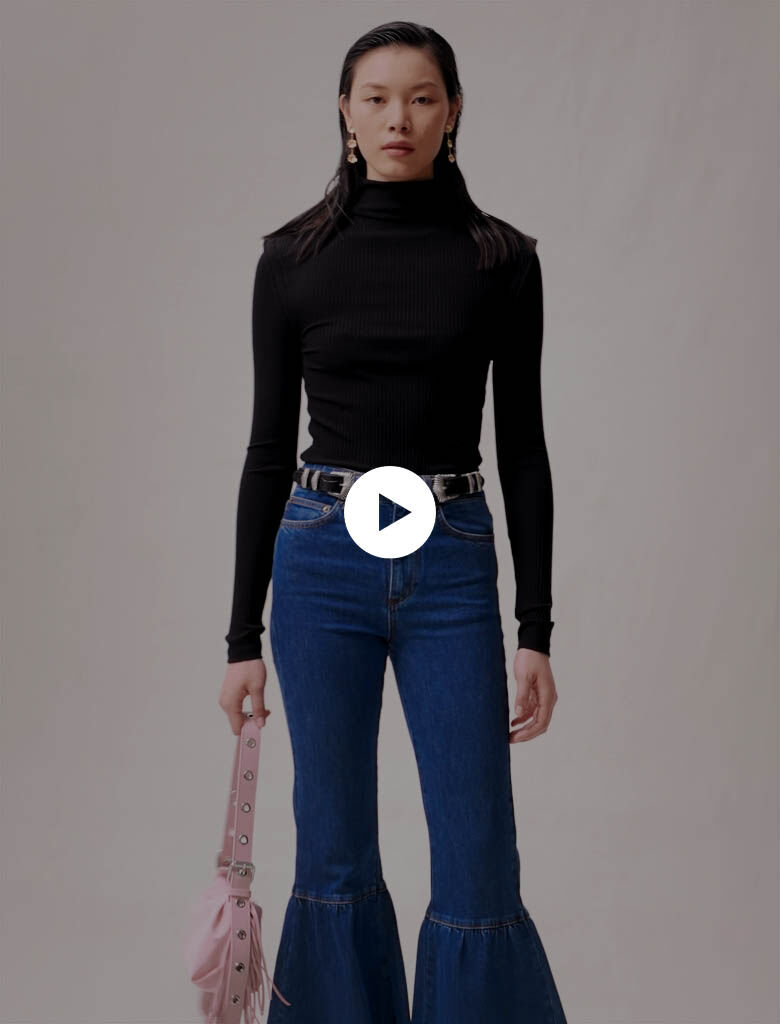 Tricou negru cu guler înalt - Negru