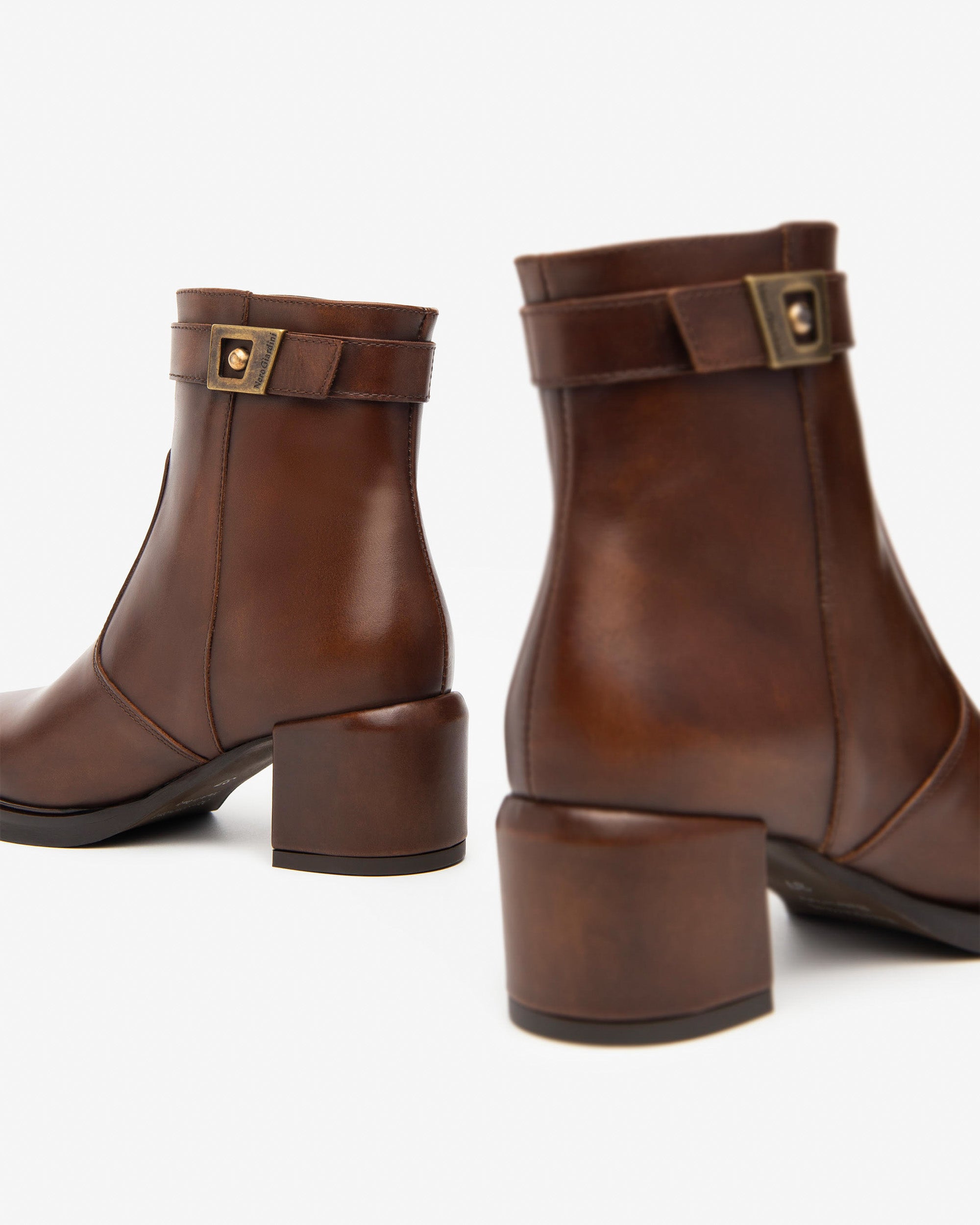  Damen-Ankle-Boots aus Leder