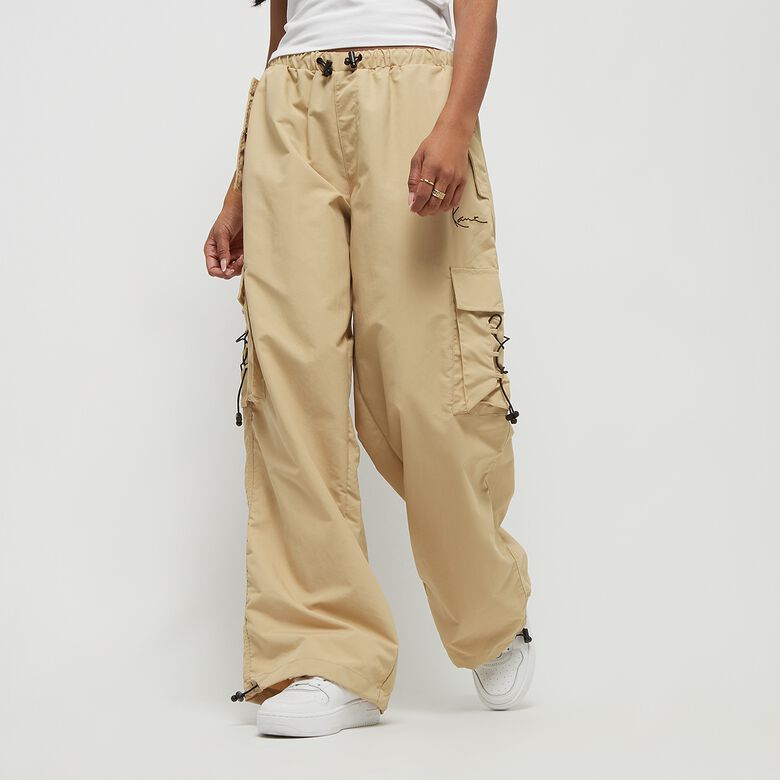 Kleine, charakteristische, weite Fallschirmhose