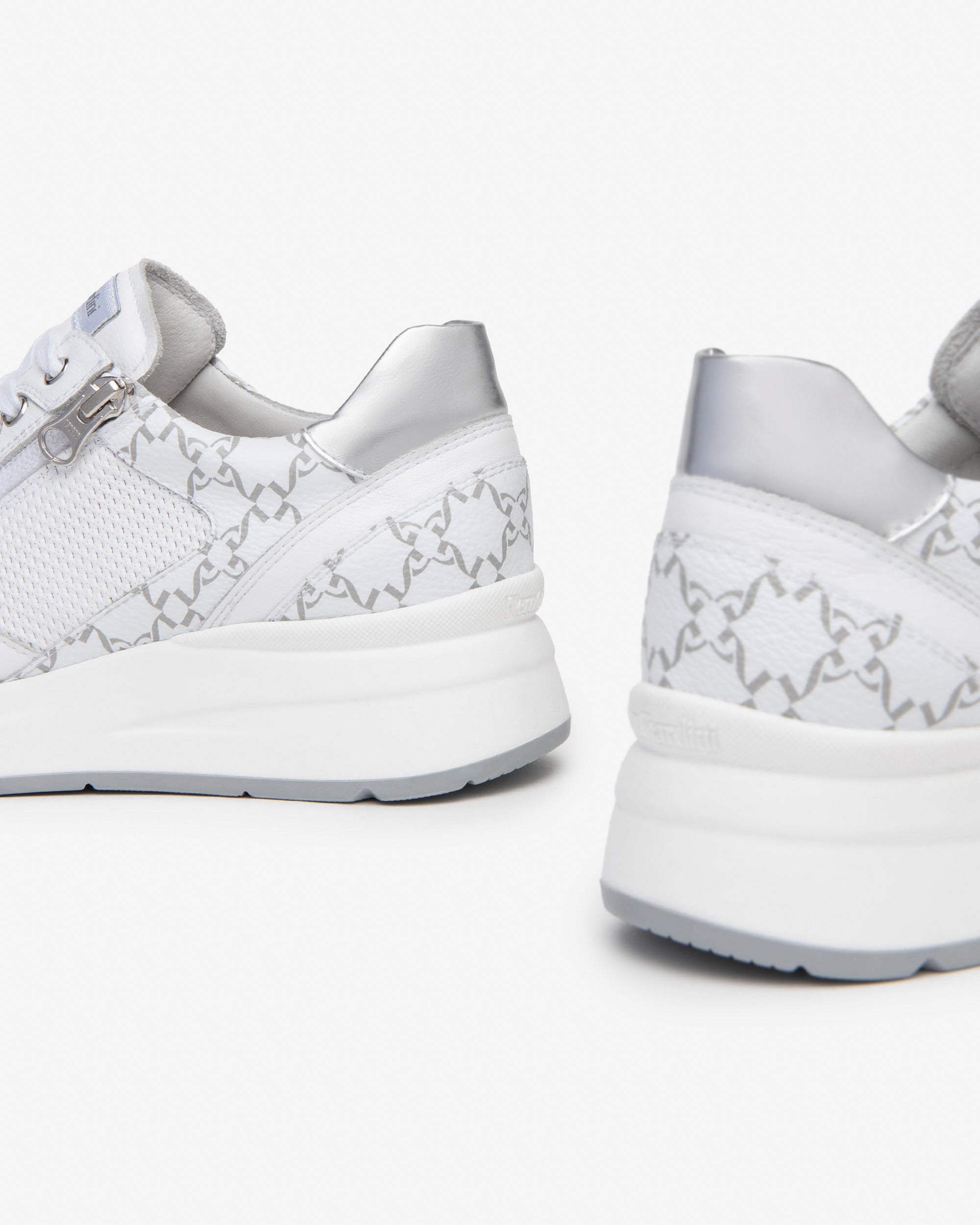  Damen-Sneaker aus Leder und Funktionsmaterial