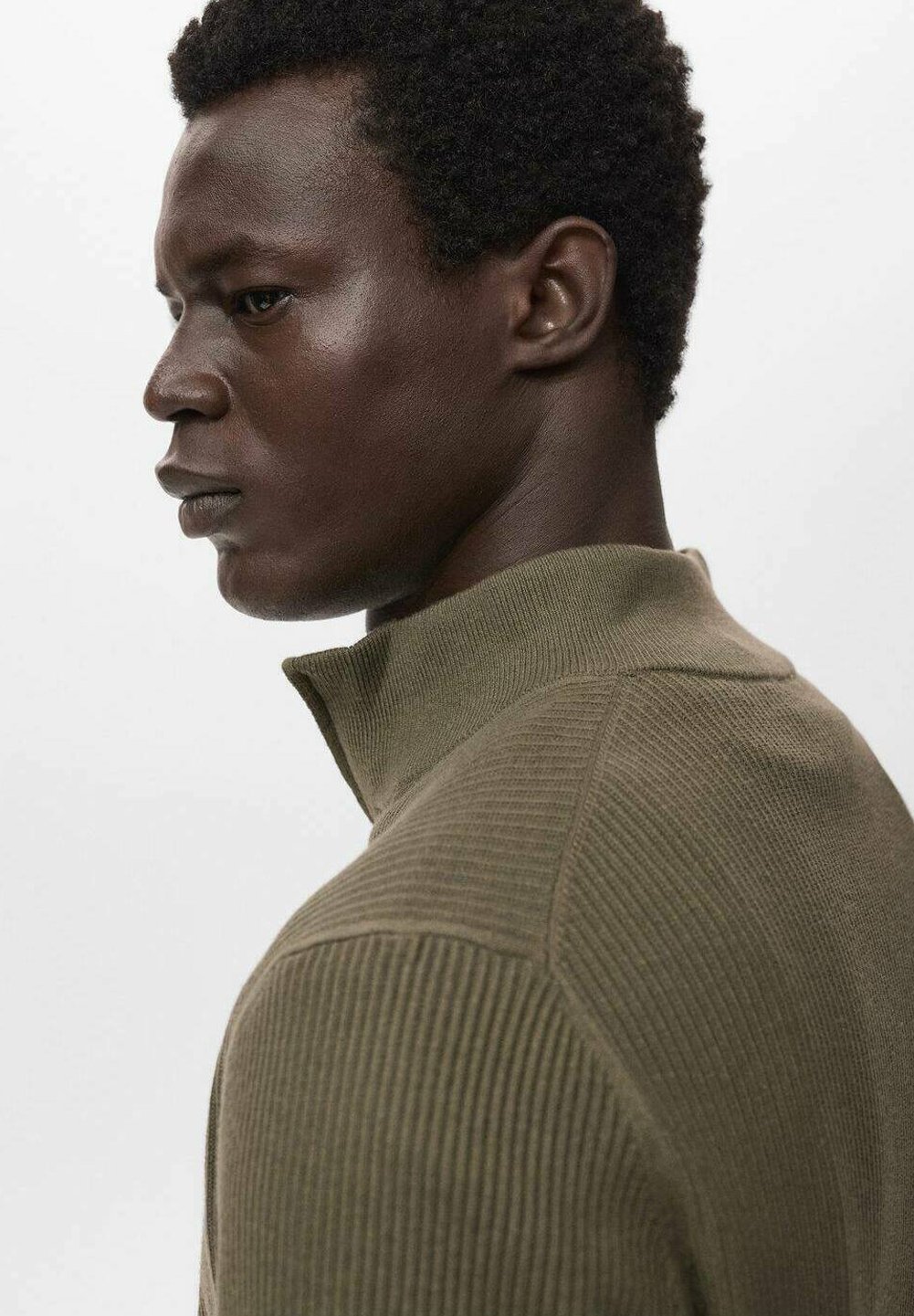 Maglione Mango CON ZIP SUL COLLO - verde oliva