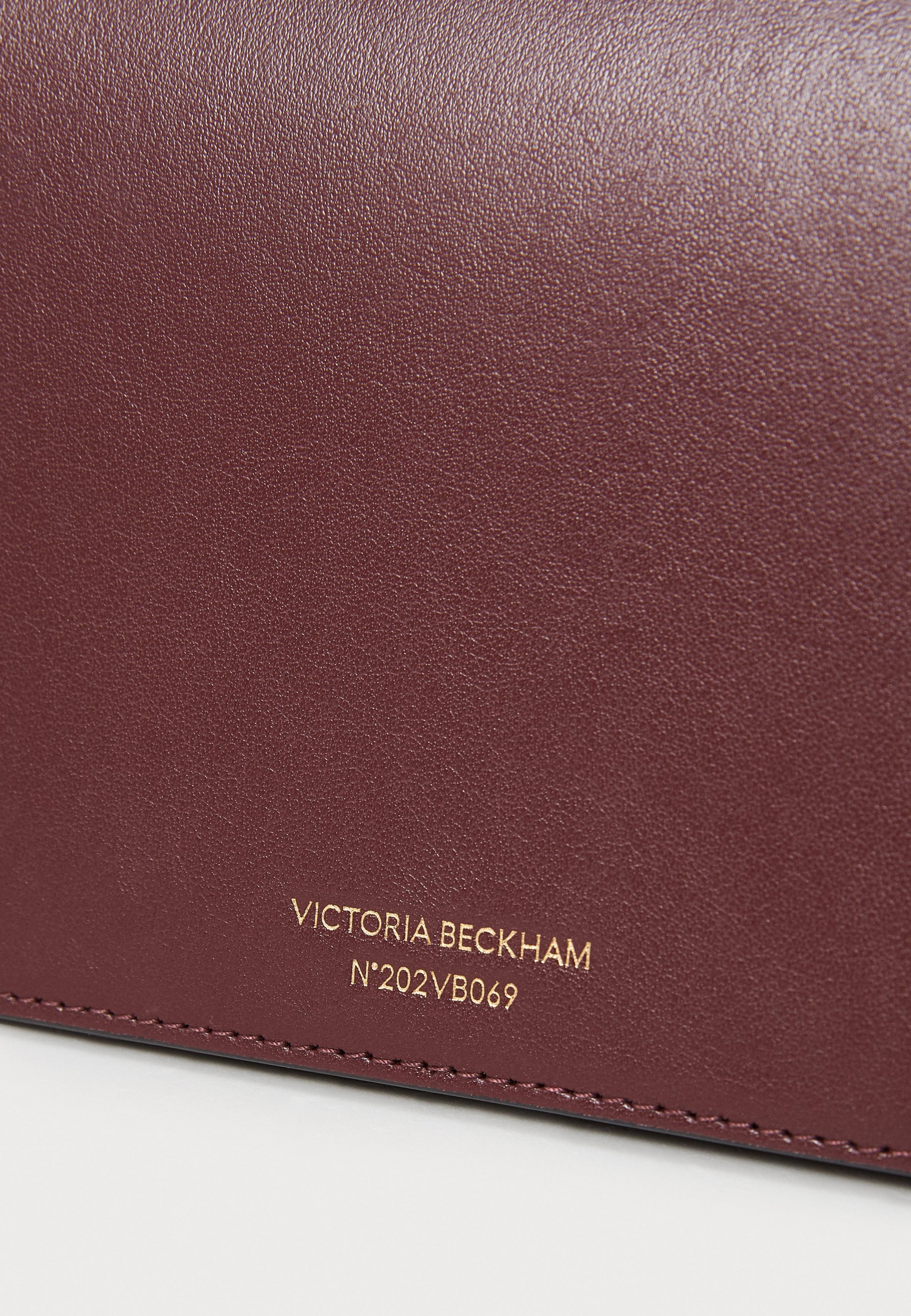 Victoria Beckham MINI DORIAN TAS - Handtas - bordeauxrood