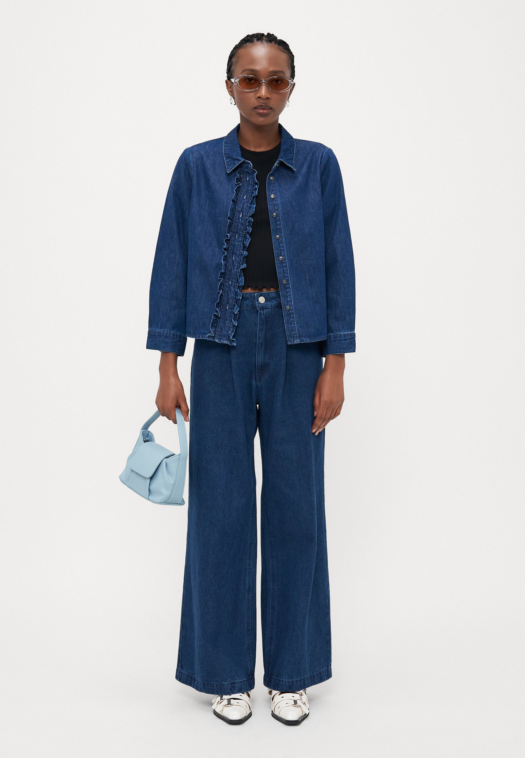 ONLY Petite ONLKAYA RUFFELSHIRT - Blouse met knoopsluiting - donkerblauwe denim