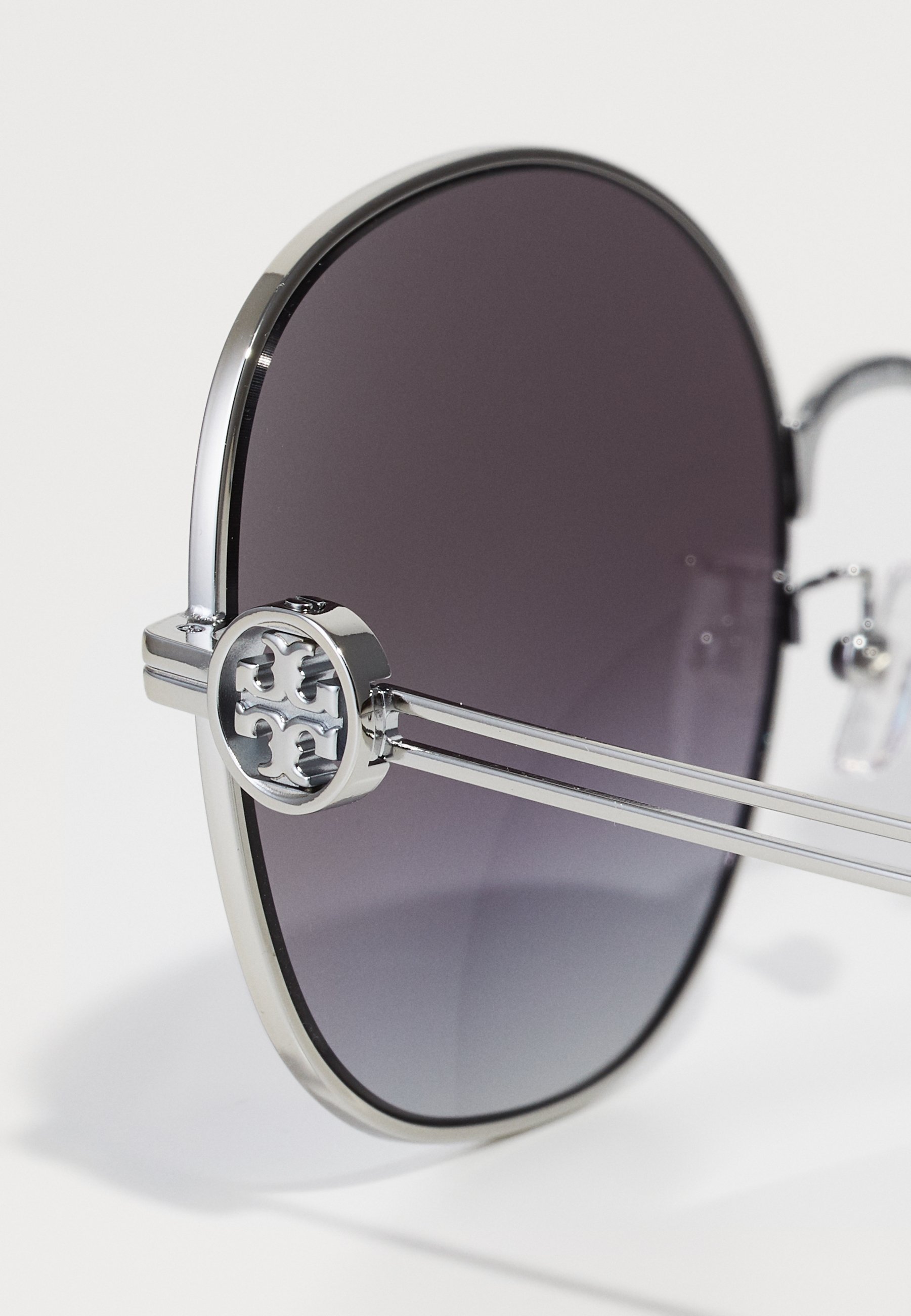 Tory Burch zonnebril - zilverkleurig
