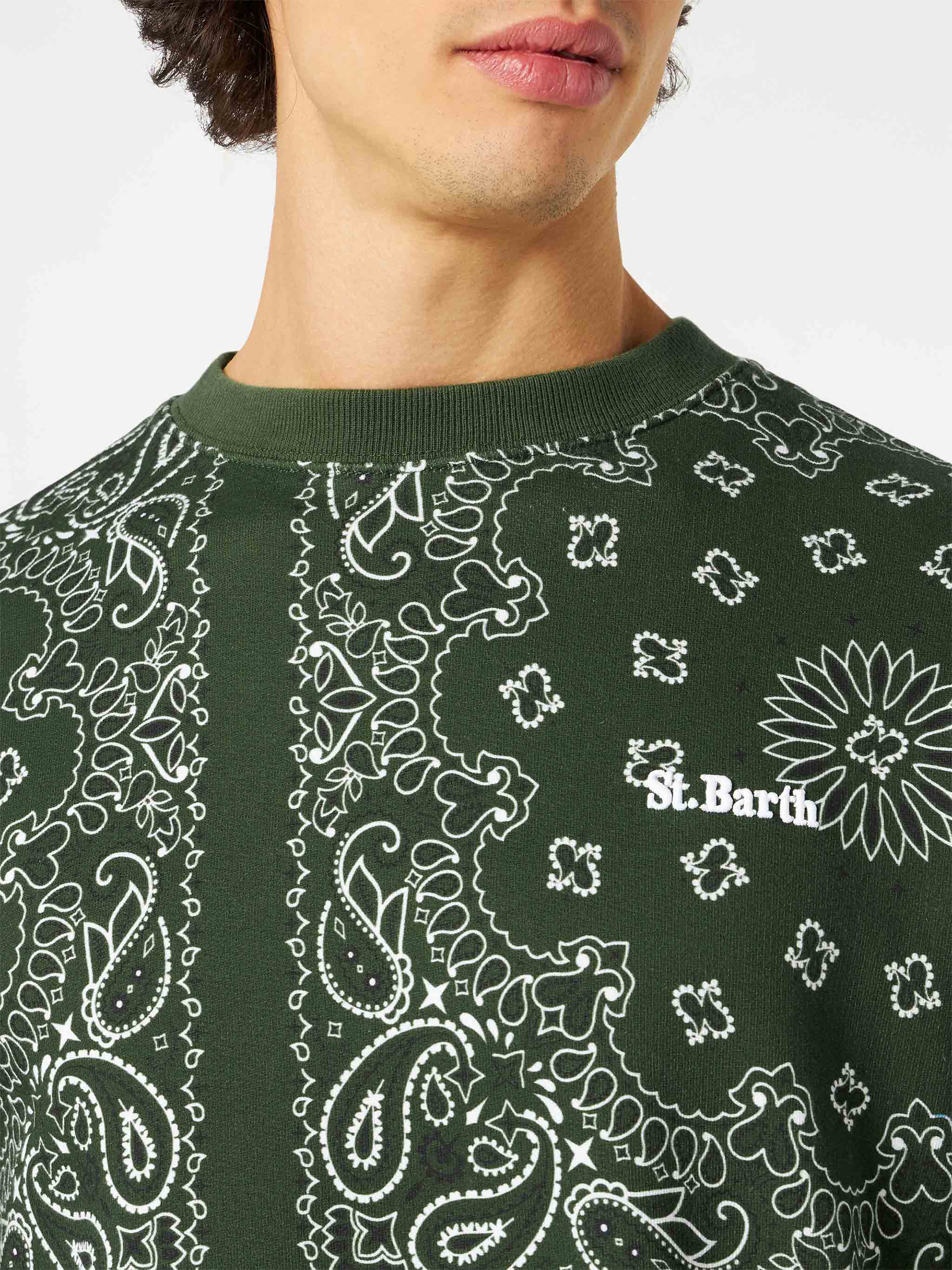 Sweatshirt met ronde hals voor heren met groene bandana-print.