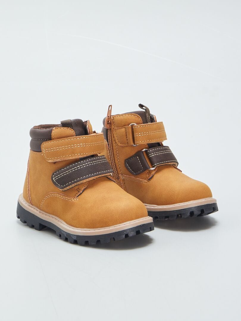 Botas de cano curto estilo montanhismo com fecho de velcro - MARROM