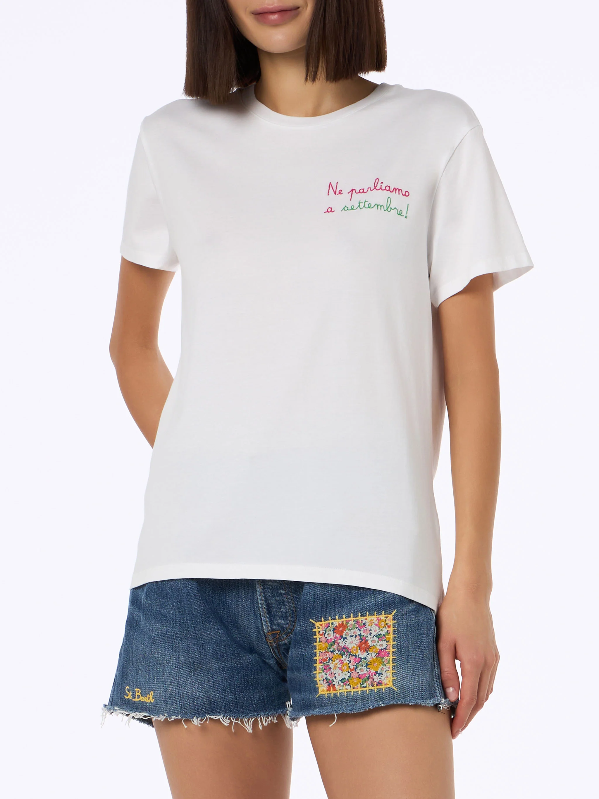 Emilie dames T-shirt met ronde hals van katoenen jersey met Ne Pa-borduurwerk.