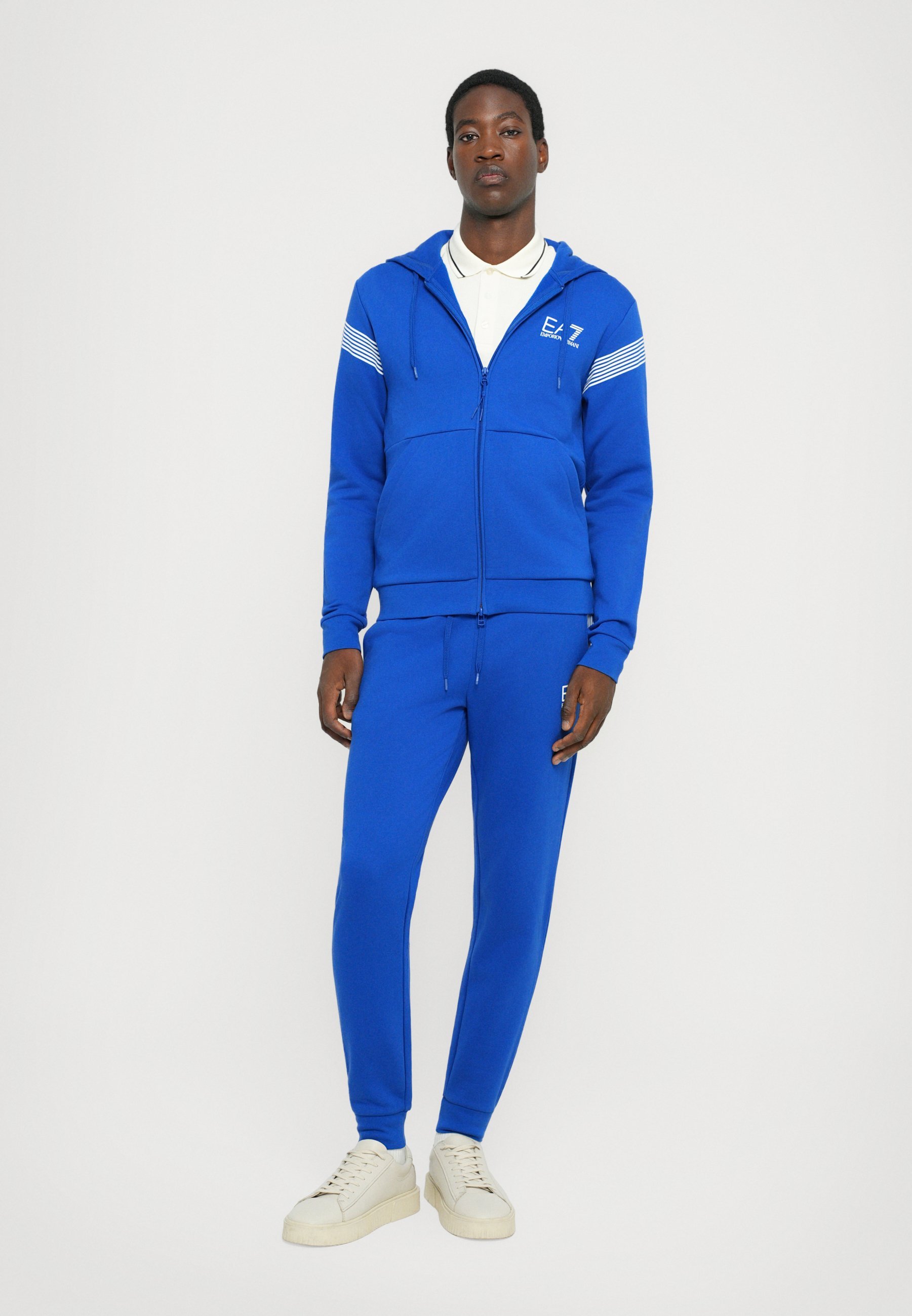 EA7 Emporio Armani TRAIN LINES PANTS - Trainingsbroek - bekijk het web