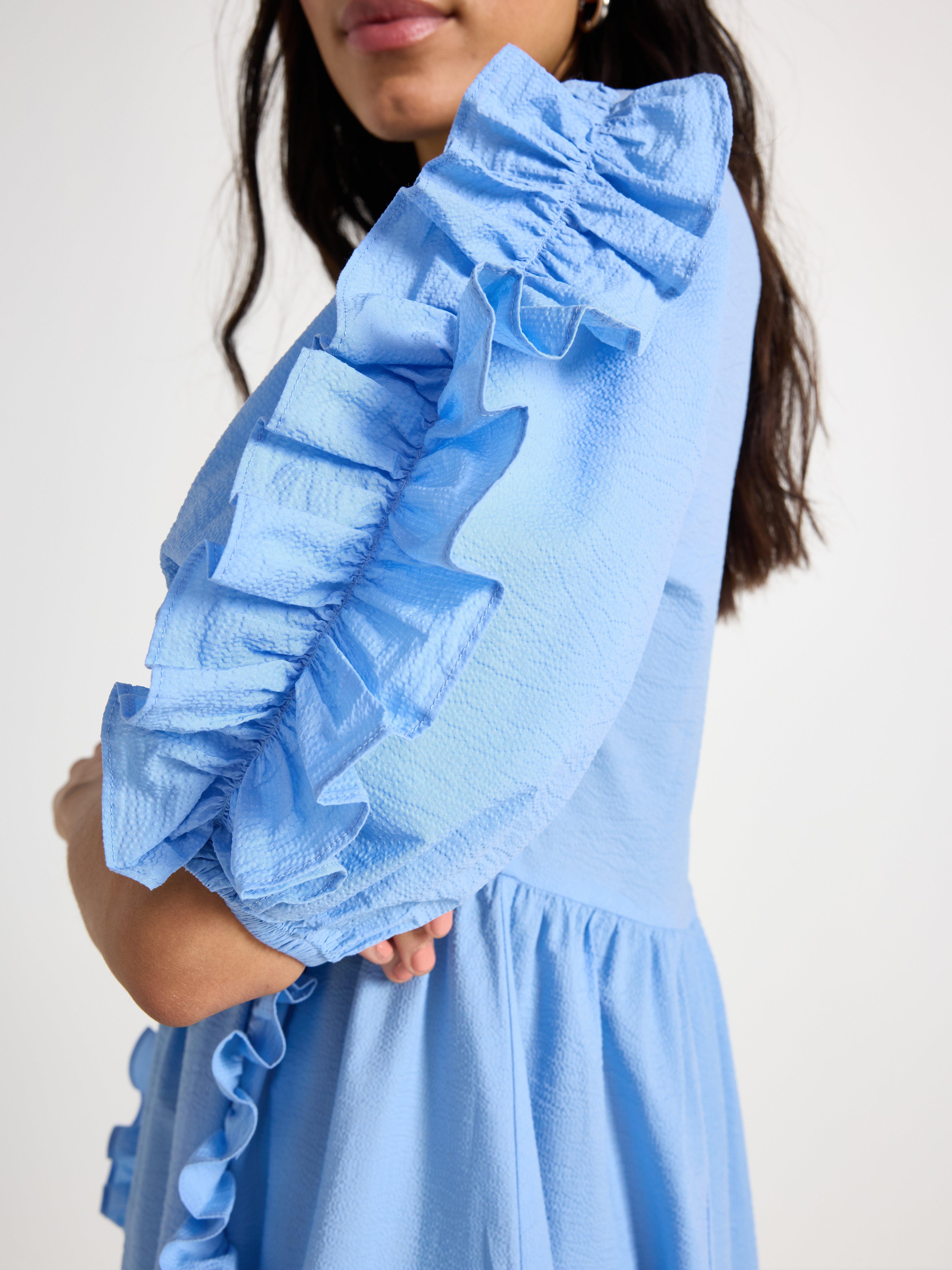 Vestido midi com babados azul claro acinzentado