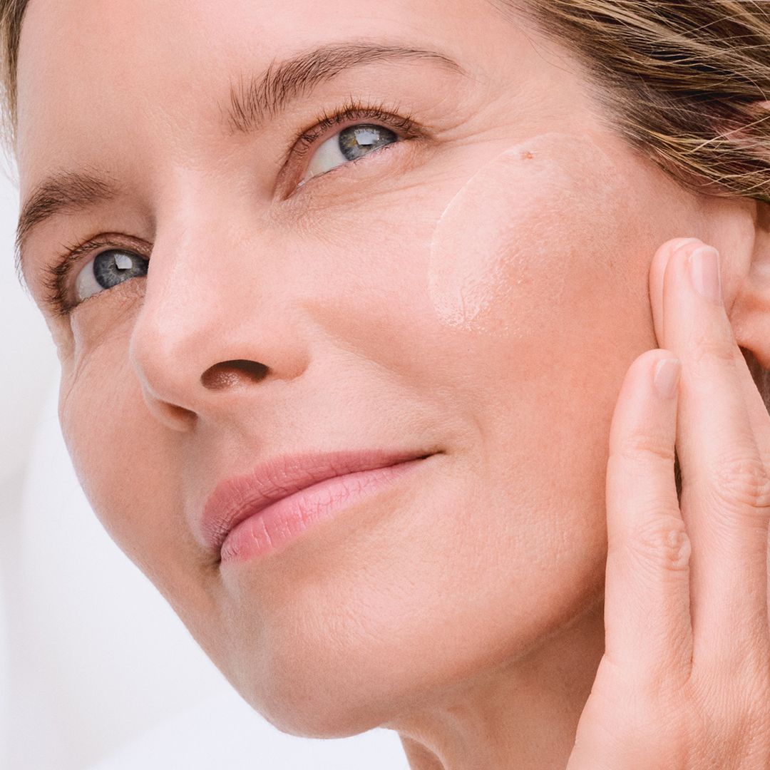 „Bio-Performance Skin Filler“ serumo papildymai Prabangi priemonė nuo raukšlių ir senėjimo