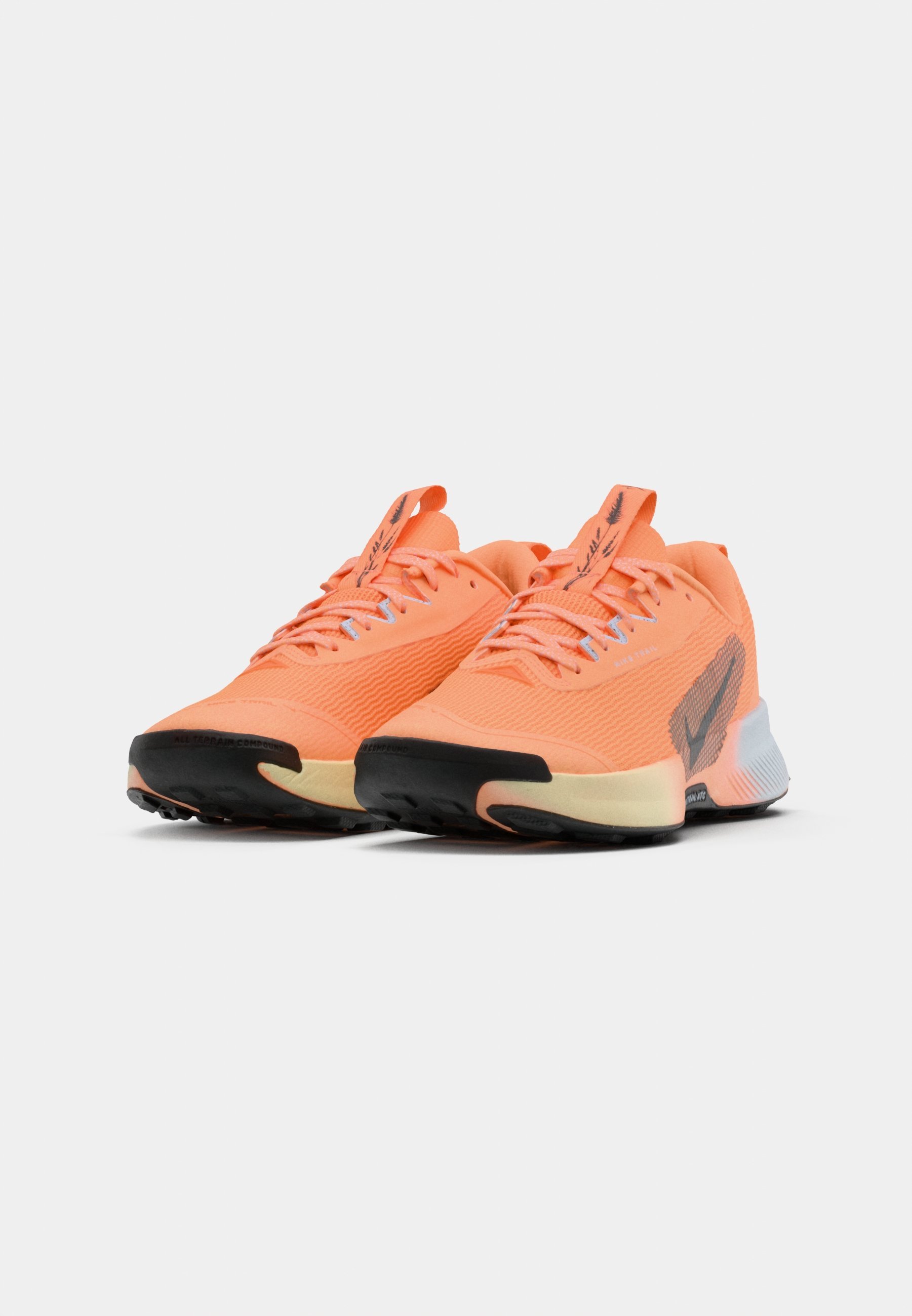 Nike Performance JUNIPER 3 - Polkujuoksukengät - orange pulse/black/ghost/alabaster/total orange