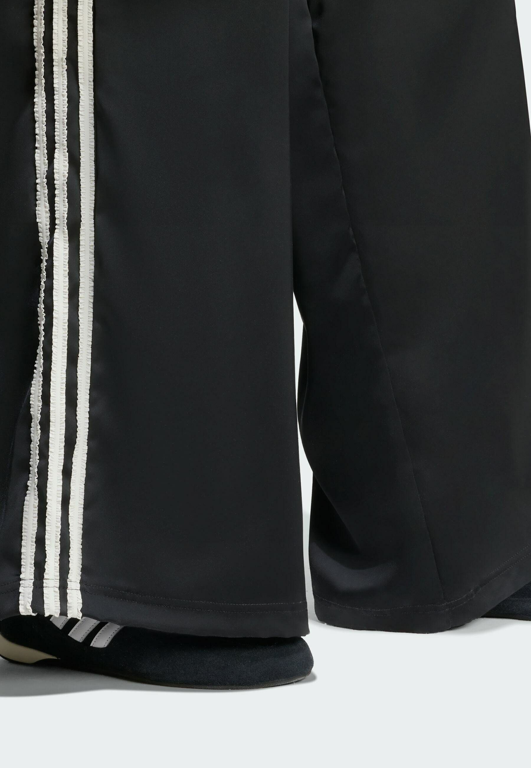 Adidas Originals WIDE - Pantaloni della tuta - neri