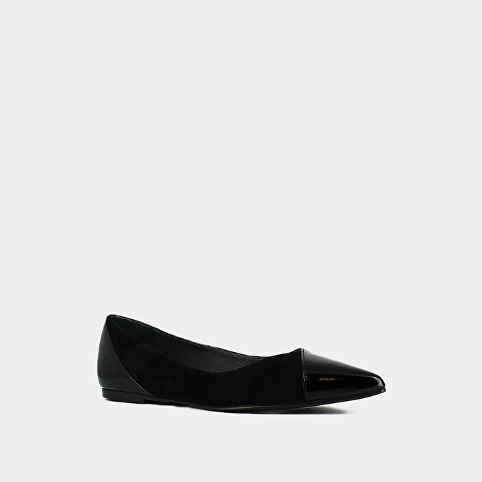 Ballerines pointues  en cuir brillant et velours noir