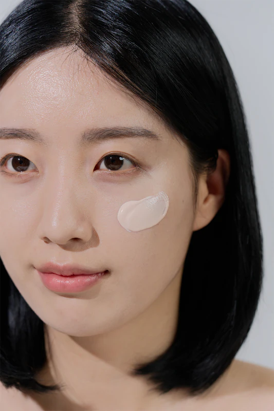 SKIN1004 Madagascar Centella Tone Brightening Tone-Up Sonnenschutz-Tönungsfluid für das Gesicht mit aufhellender Wirkung