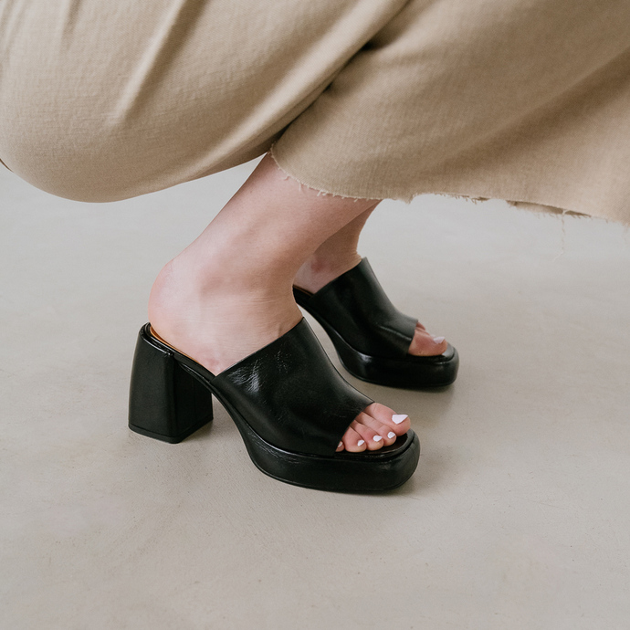 Mules à plateformes  en cuir vieilli noir
