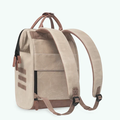 Cabaia Adventurer Medium Rucksack mit beiger Klappe