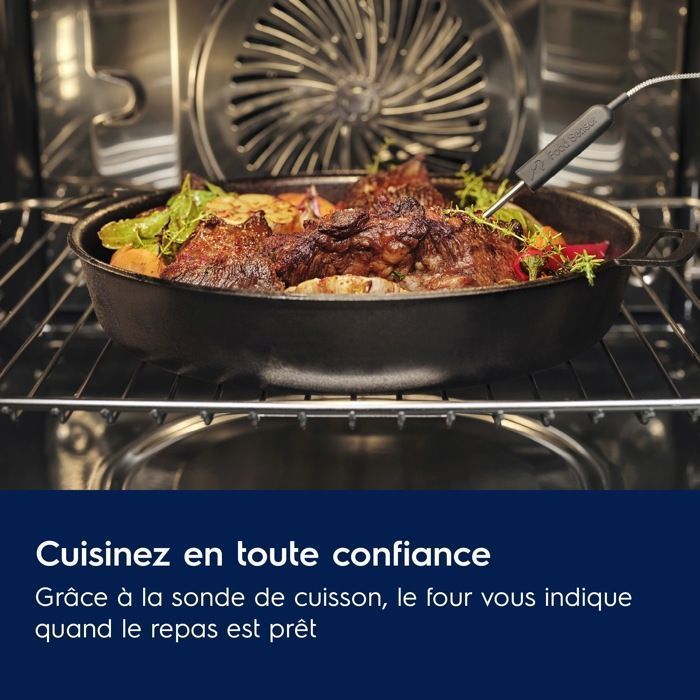 Electrolux 600 SenseCook® Pyrolytic Built-in Oven with SteamCrisp Y6POC67WH Energy Class A++ Pure Black