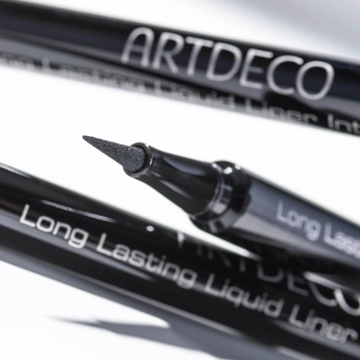 Tuș de ochi lichid de lungă durată Intense 01 Negru - ARTDECO