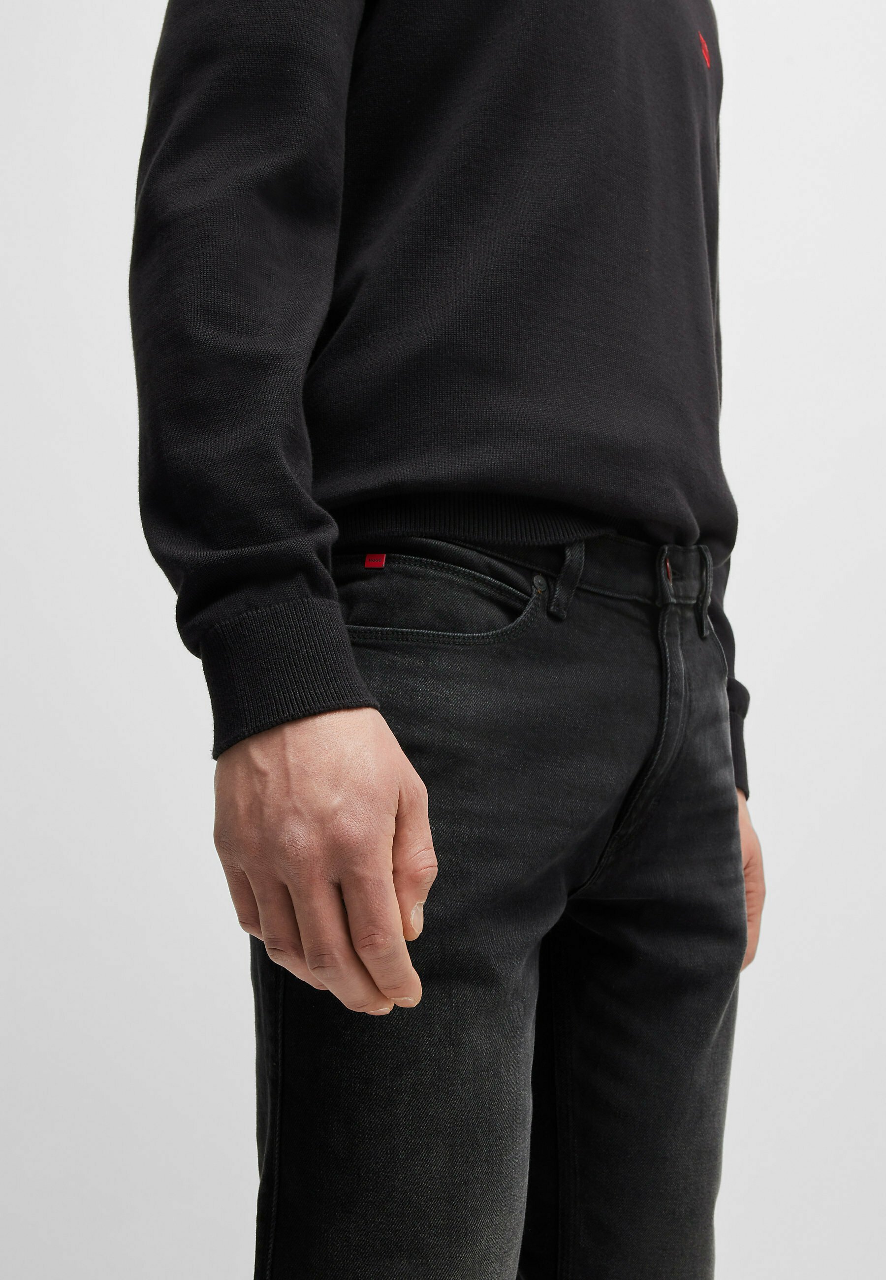 Jeansy HUGO Slim fit - czarne pięć