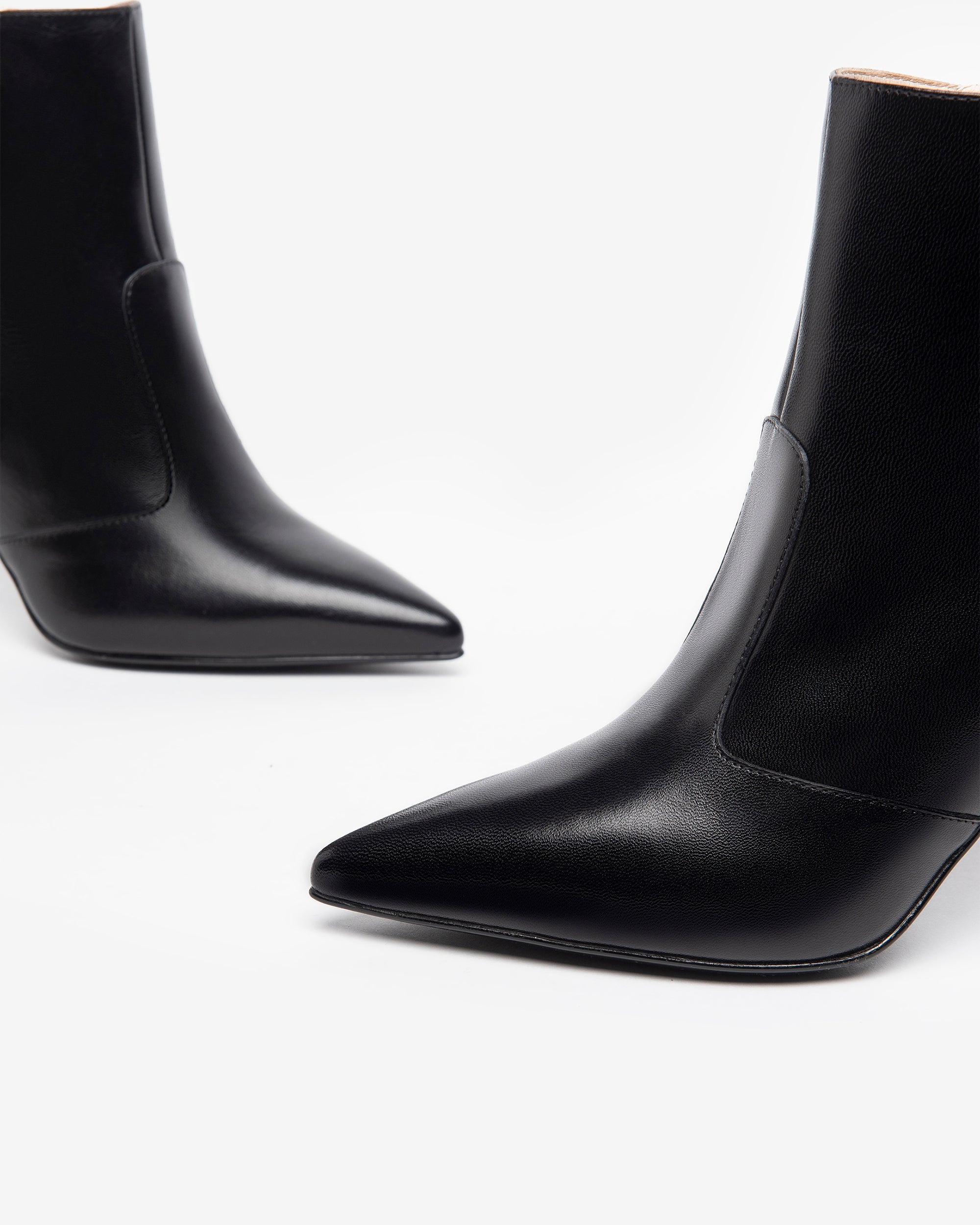  Damen-Ankle-Boots aus Leder