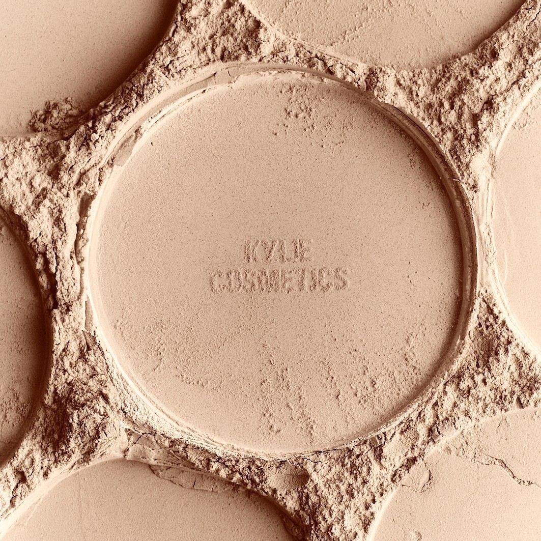 KYLIE COSMETICS Natural Blur Powder