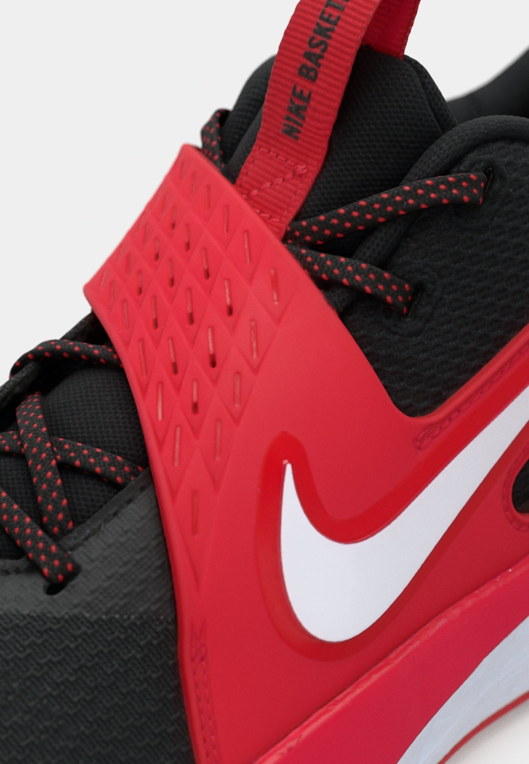 Nike Performance TEAM HUSTLE UNISEX - Basketbalové boty - black/white/white