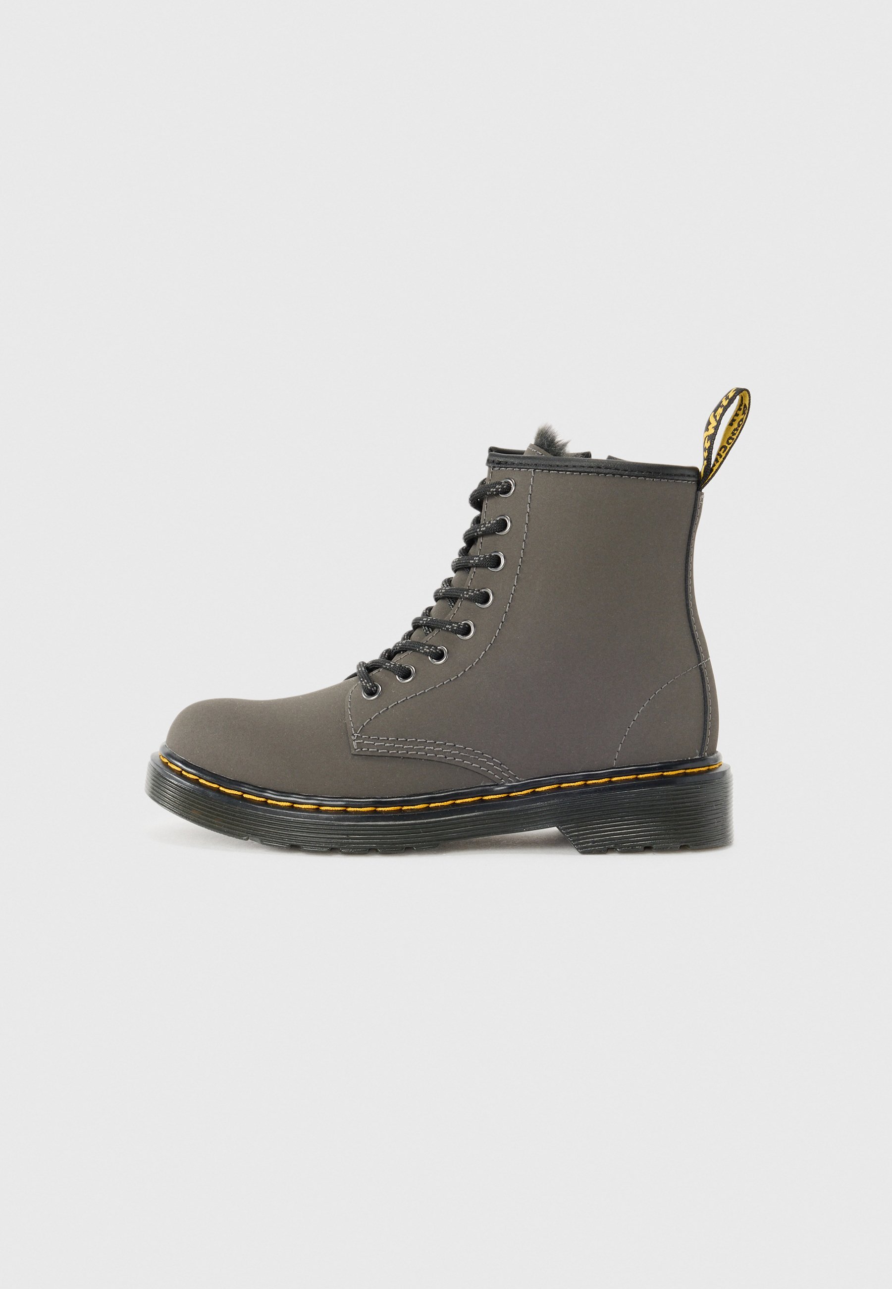 Dr. Martens SERENA 8 EYE UNISEX - Zimní boty - black